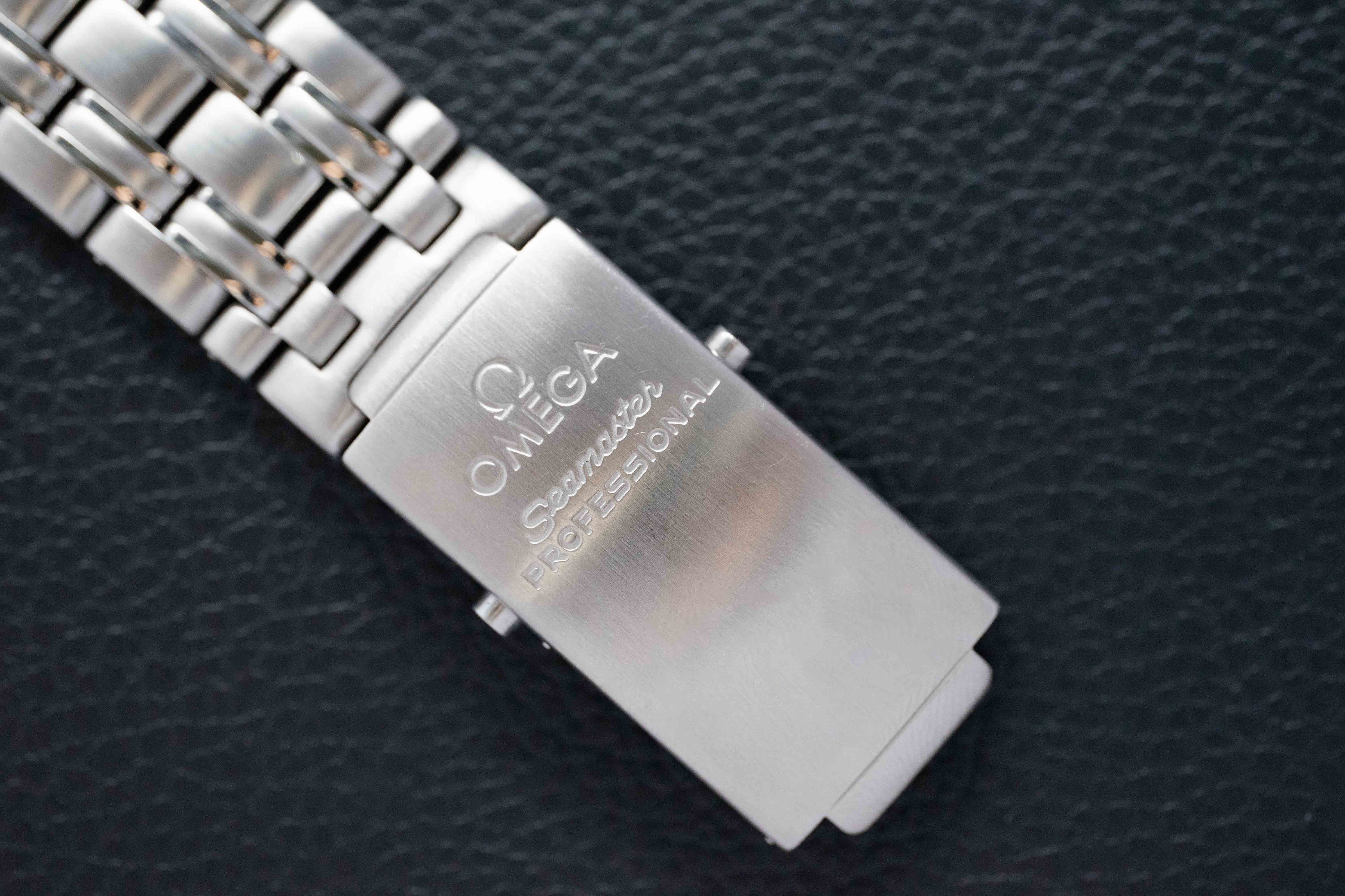 Omega Seamaster James Bond 2541.80 Blue 1995