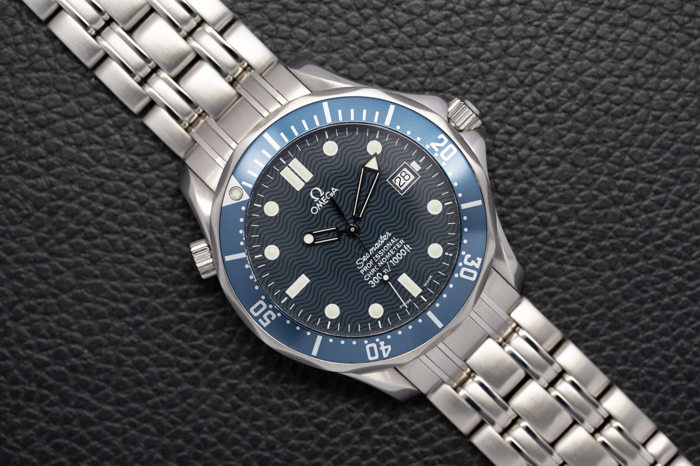 Omega Seamaster 2531.80 James Bond 2001 Papers