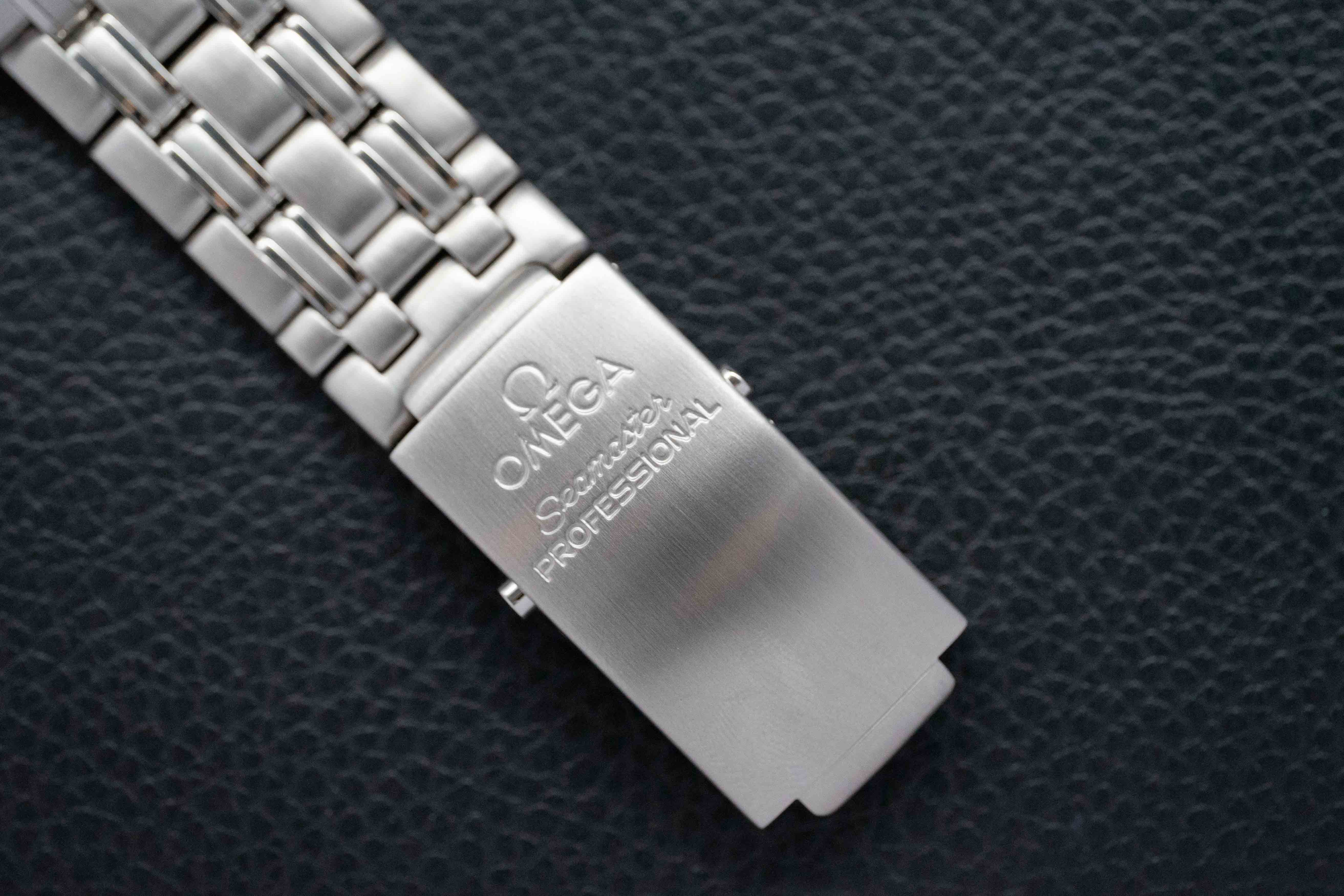 Omega Seamaster 2531.80 James Bond 2001 Papers