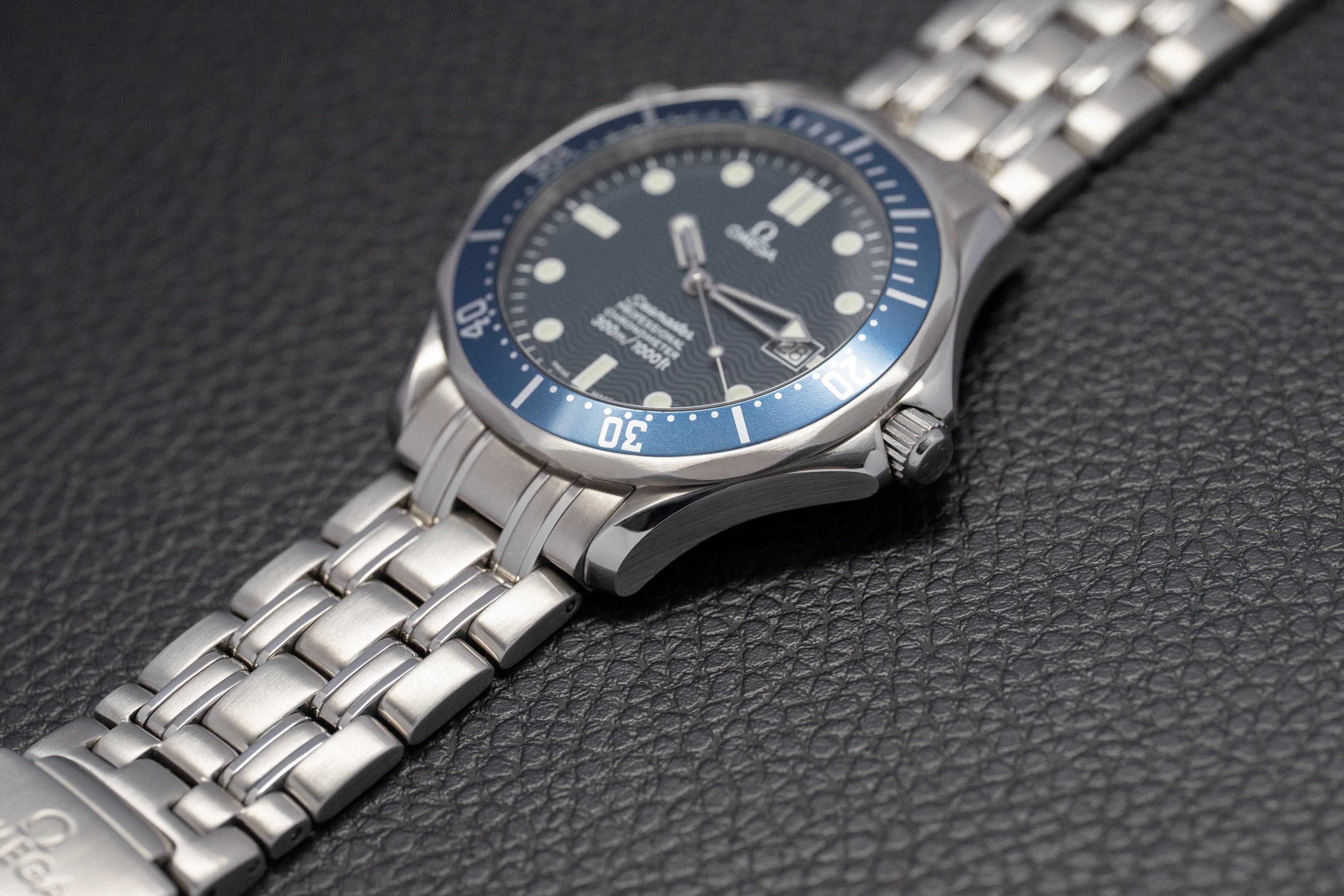Omega Seamaster 2531.80 James Bond 2001 Papers