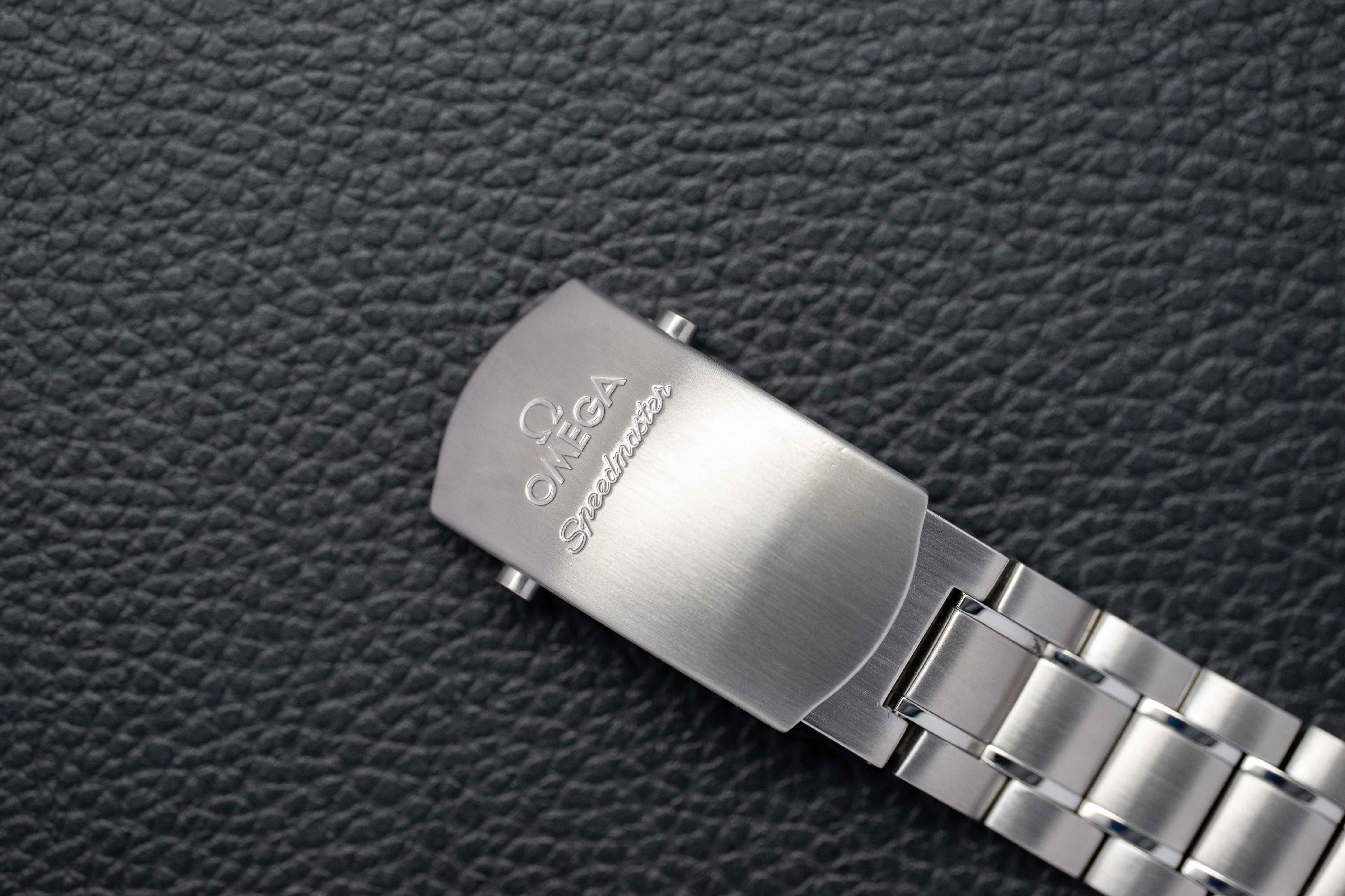 Omega Speedmaster 323.30.40.40.06.001 Fullset 2015 Box+Paper