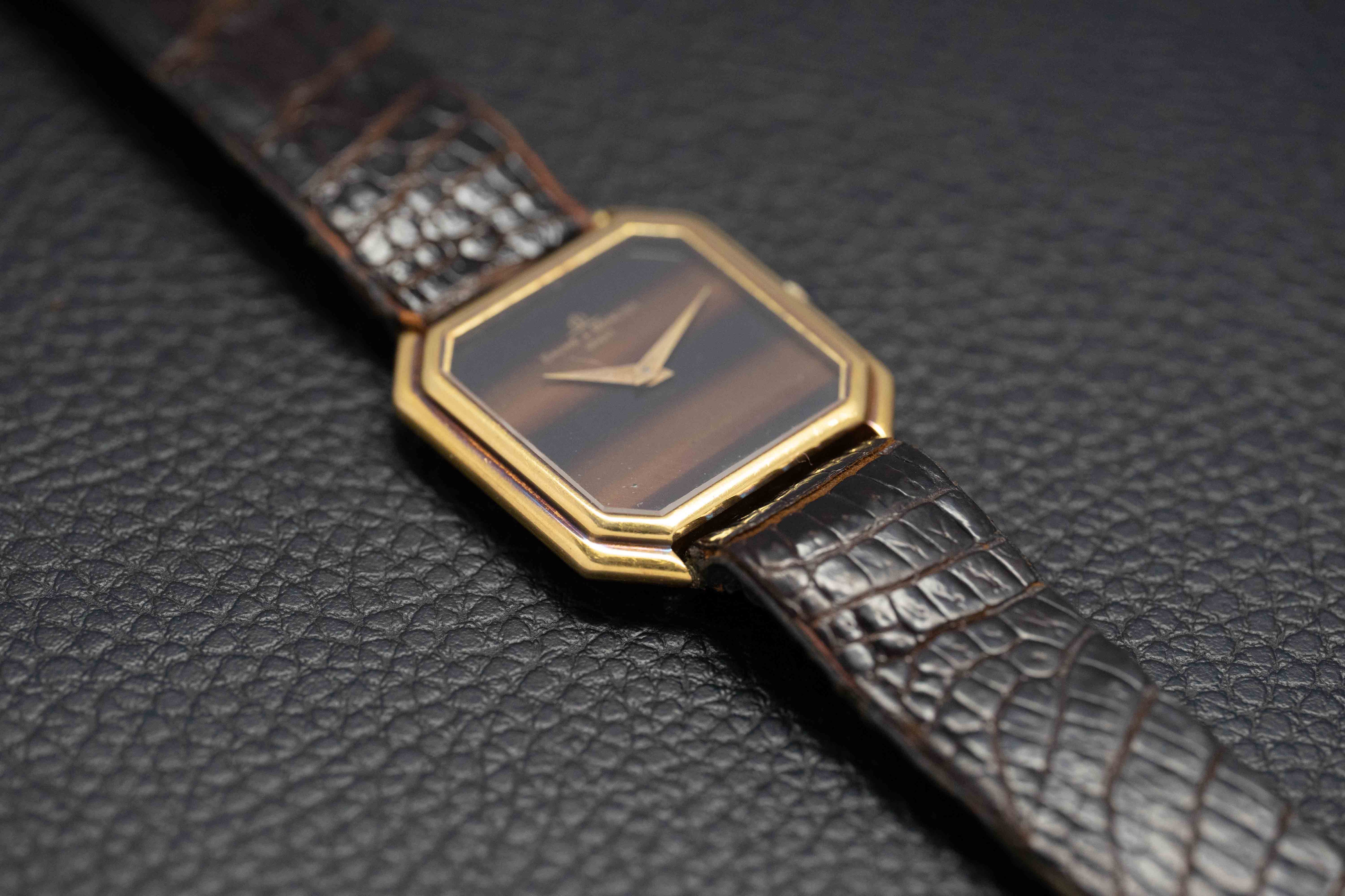 Baume & Mercier Tank Tiger Eye Stone Dial 1982 18K Gold