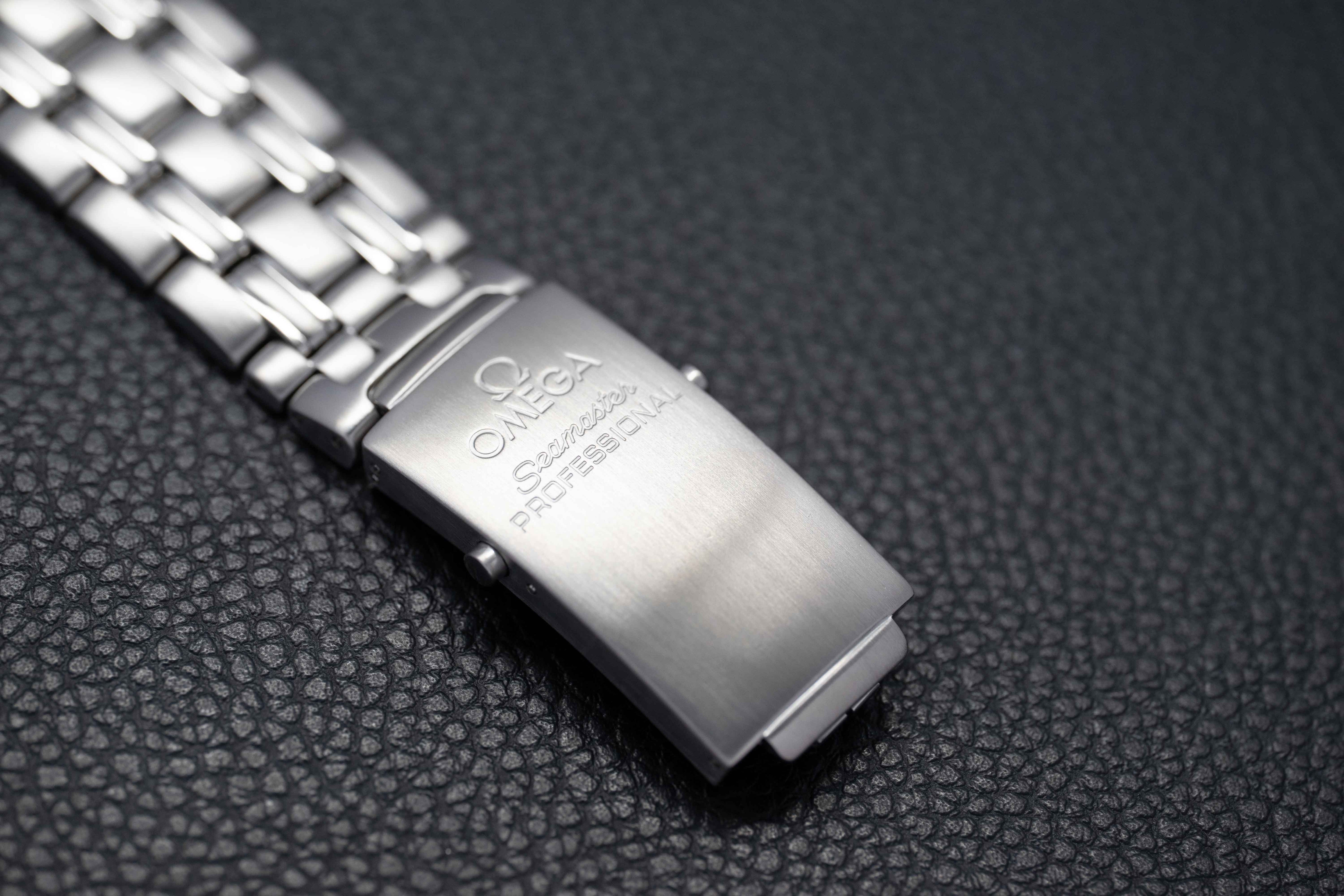 Omega Seamaster James Bond 2531.80 Blue 1994