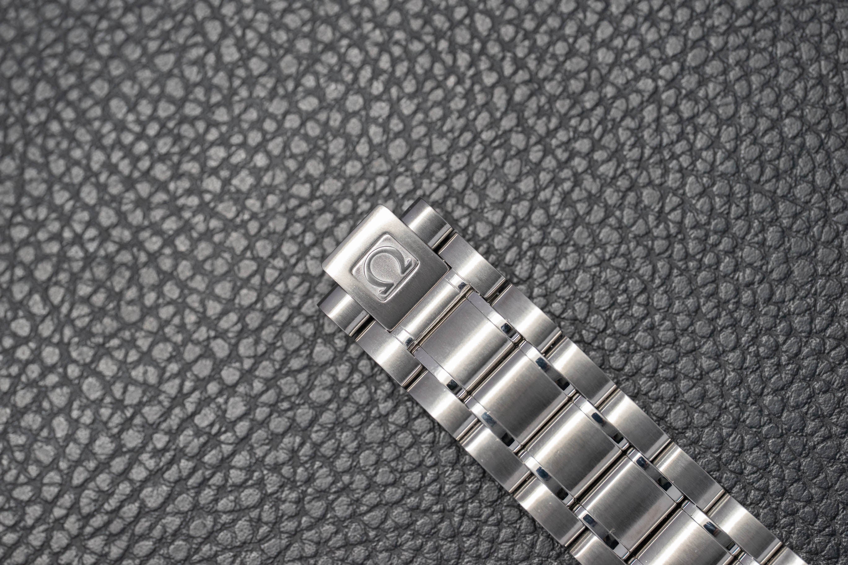 Omega Speedmaster Date 3513.30 Silver Dial 1998