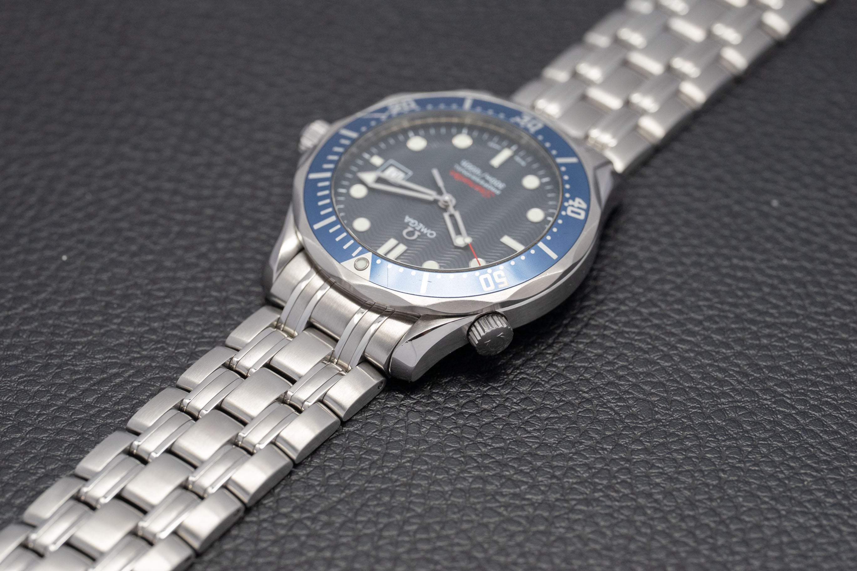 Omega Seamaster Diver 300 2221.80 Blue Dial 2008