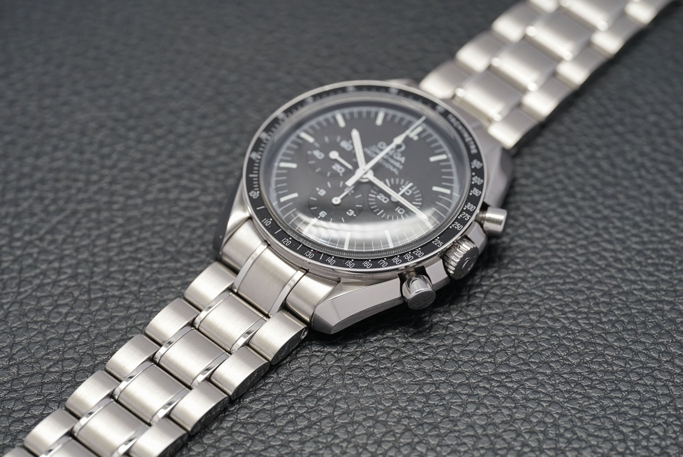 Omega Speedmaster Moonwatch 311.30.42.30.01.005 Fullset 2022 Box+Papers