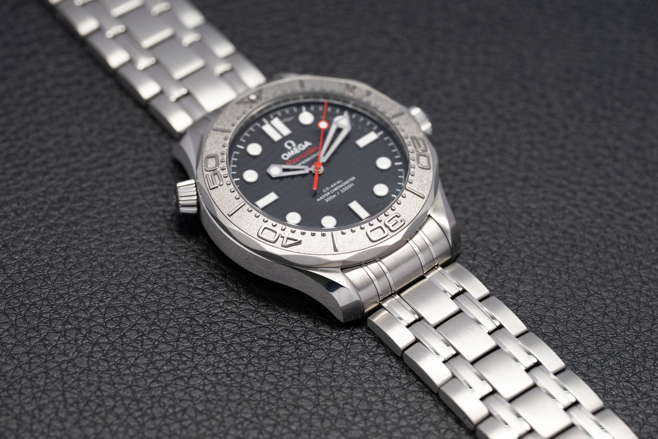 Omega Seamaster Diver 300 210.30.42.20.01.002 Fullset 2025 Box+Papers