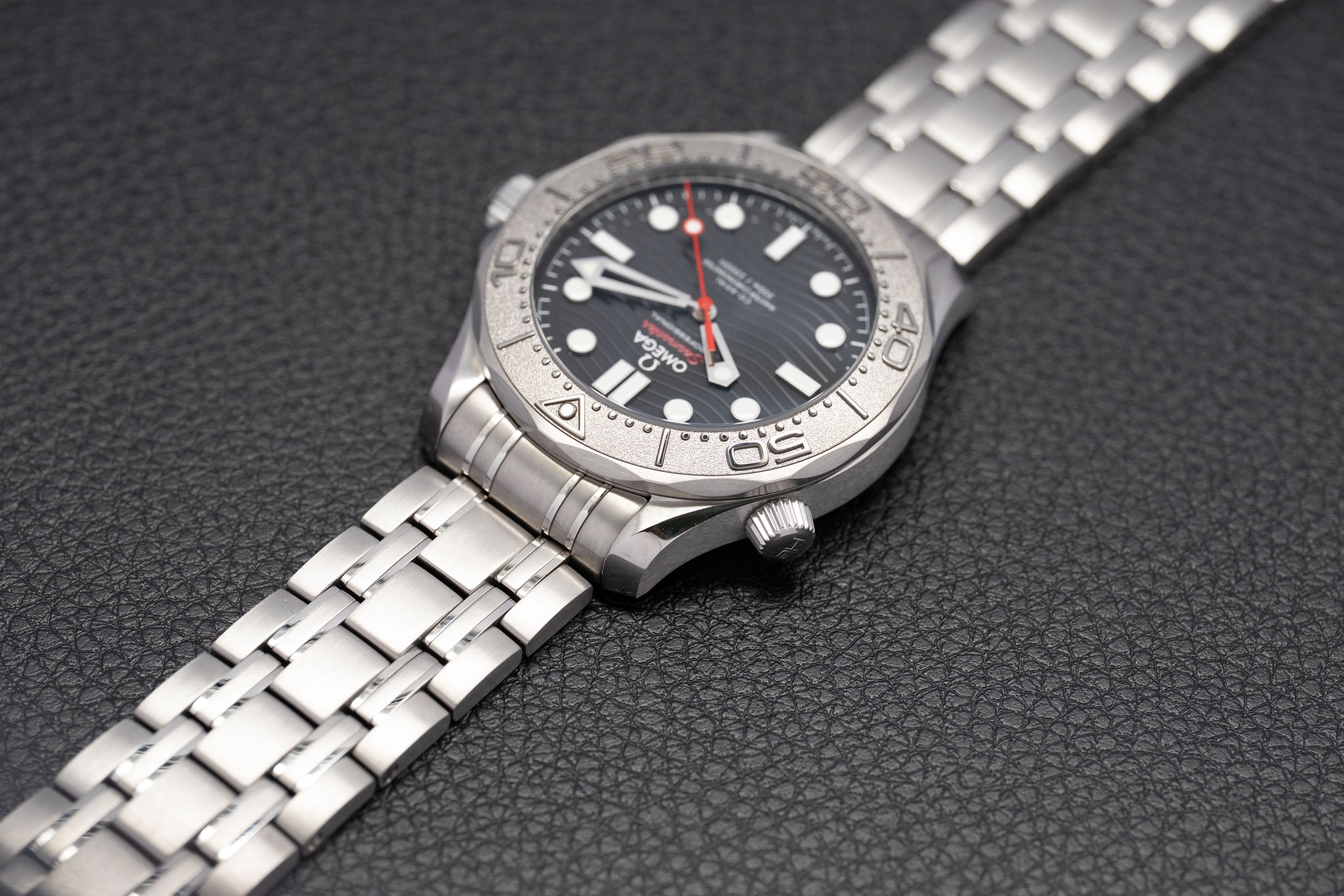 Omega Seamaster Diver 300 210.30.42.20.01.002 Fullset 2025 Box+Papers