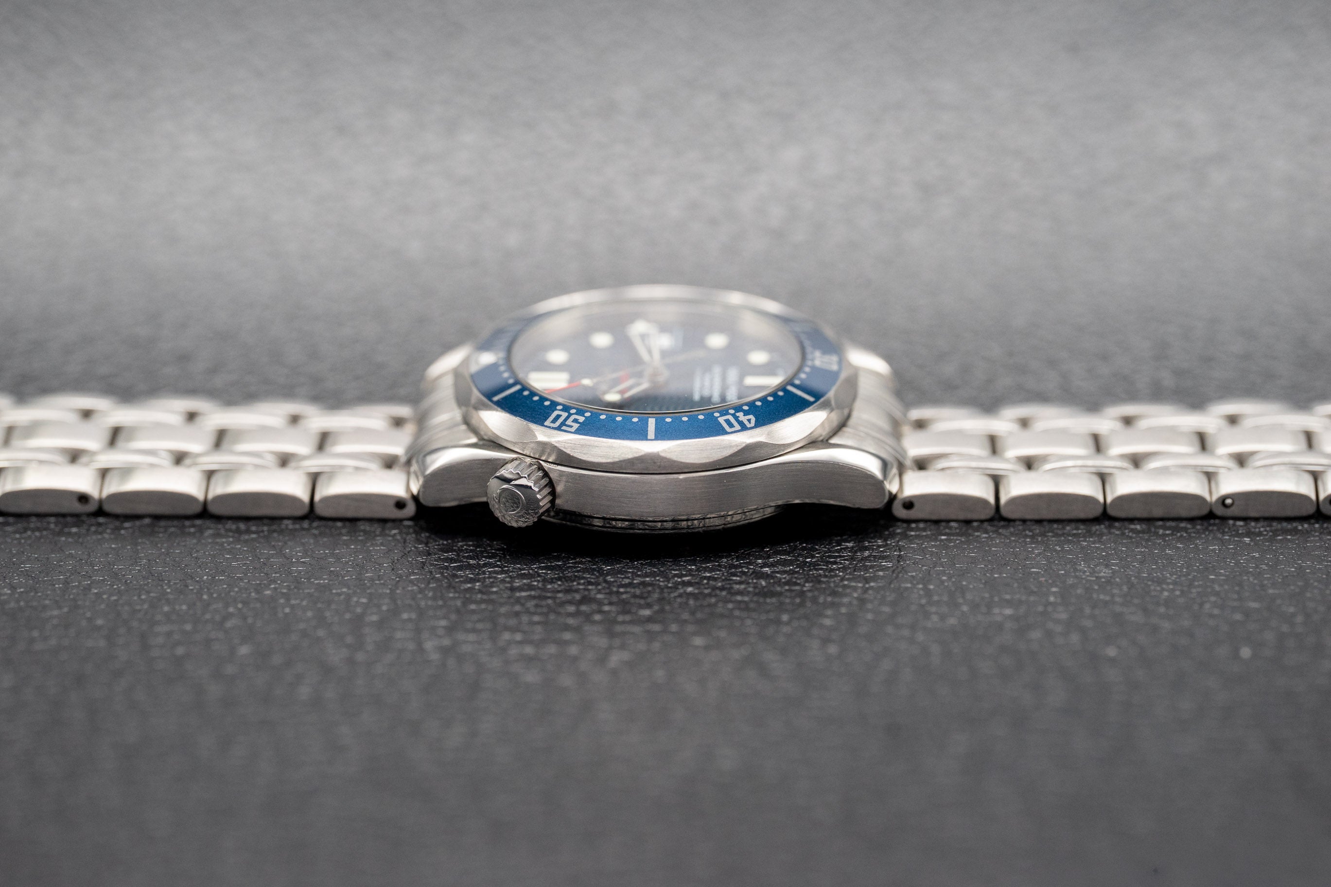 Omega Seamaster Diver 2222.80 Blue Dial 2010