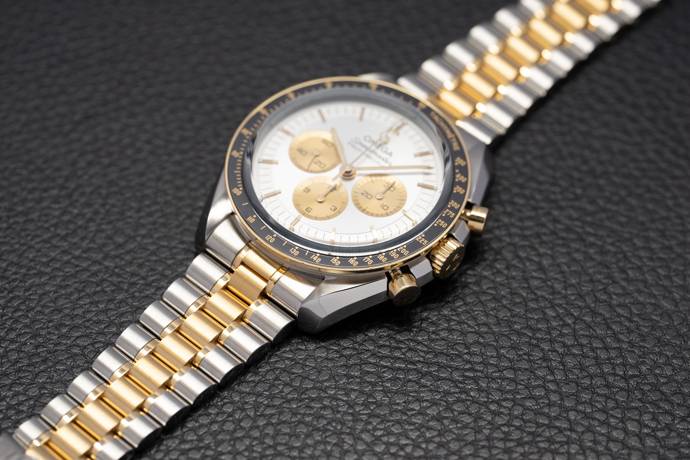 Omega Speedmaster Professional Moonwatch 310.20.42.50.02.001 Fullset 2024 Box+Papers