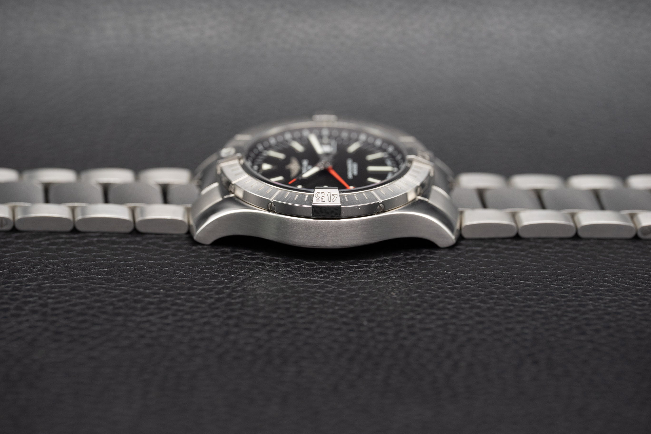 Breitling Avenger GMT A32397 Fullset 2024 Box+Papers