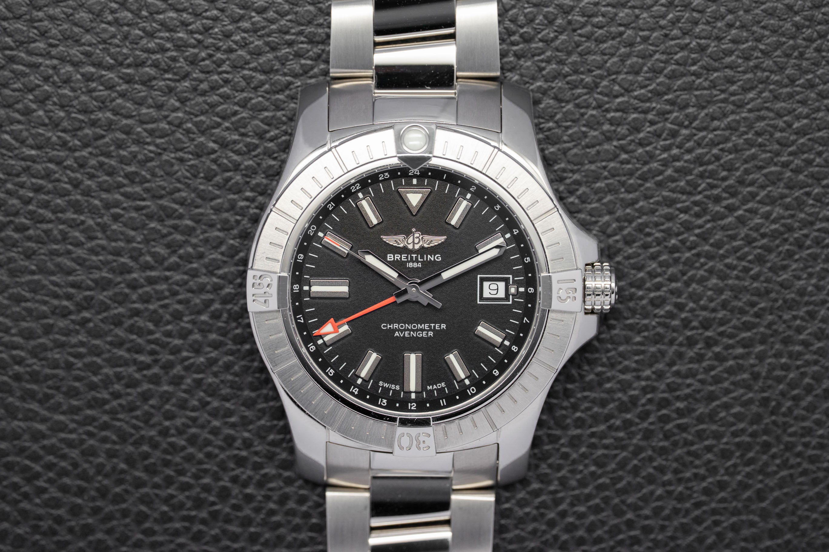 Breitling Avenger GMT A32397 Fullset 2024 Box+Papers