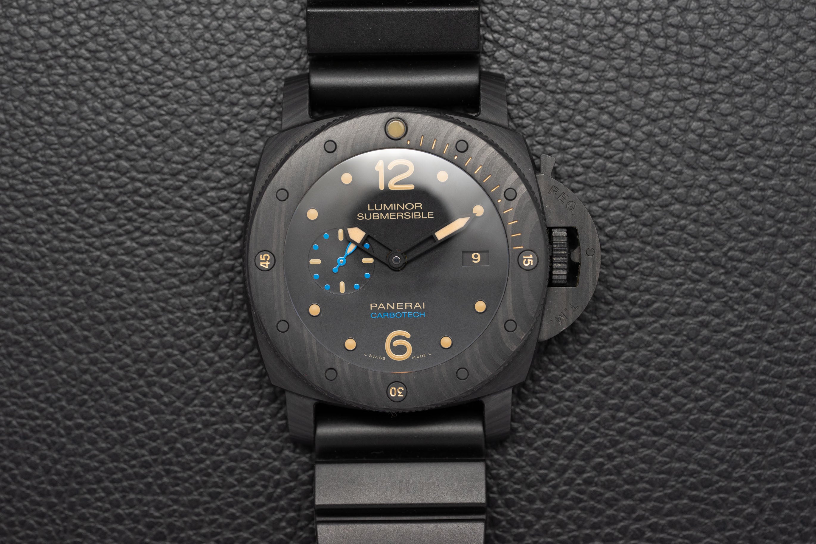 Panerai Luminor Submersible Carbotech PAM00616 Fullset 2019 Box+Papers
