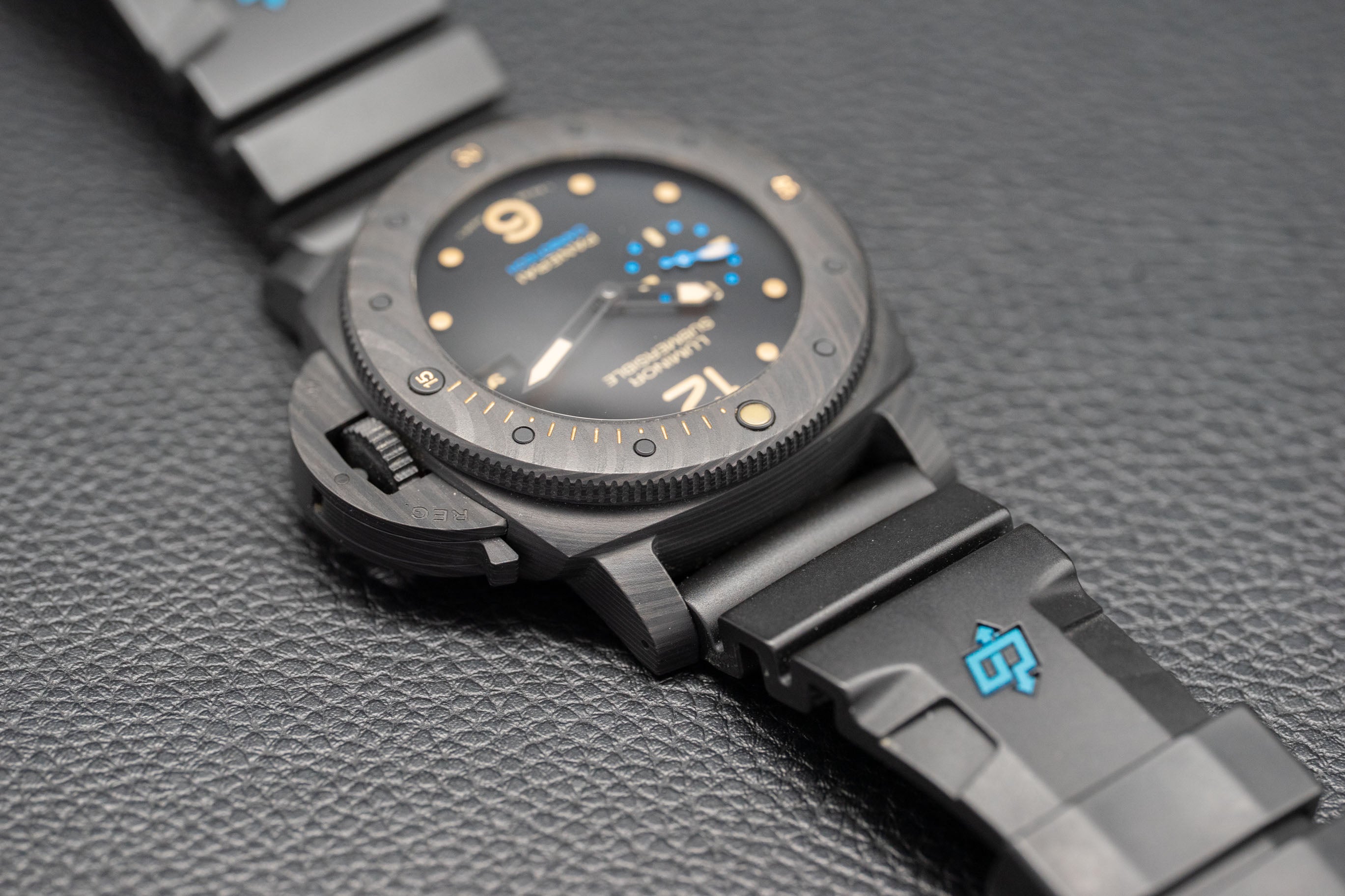 Panerai Luminor Submersible Carbotech PAM00616 Fullset 2019 Box+Papers