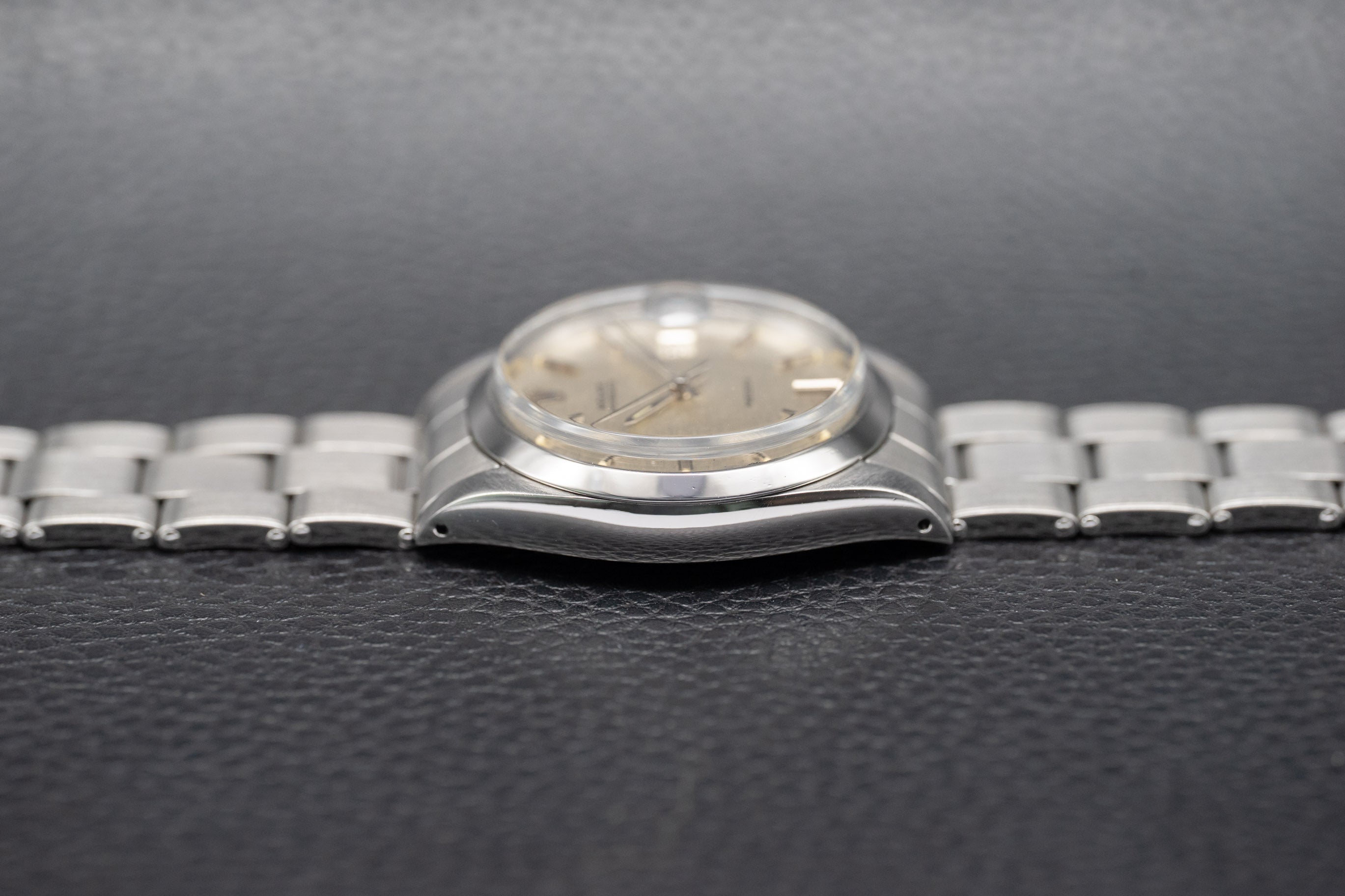 Rolex Oysterdate 6694 Silver Dial 1970