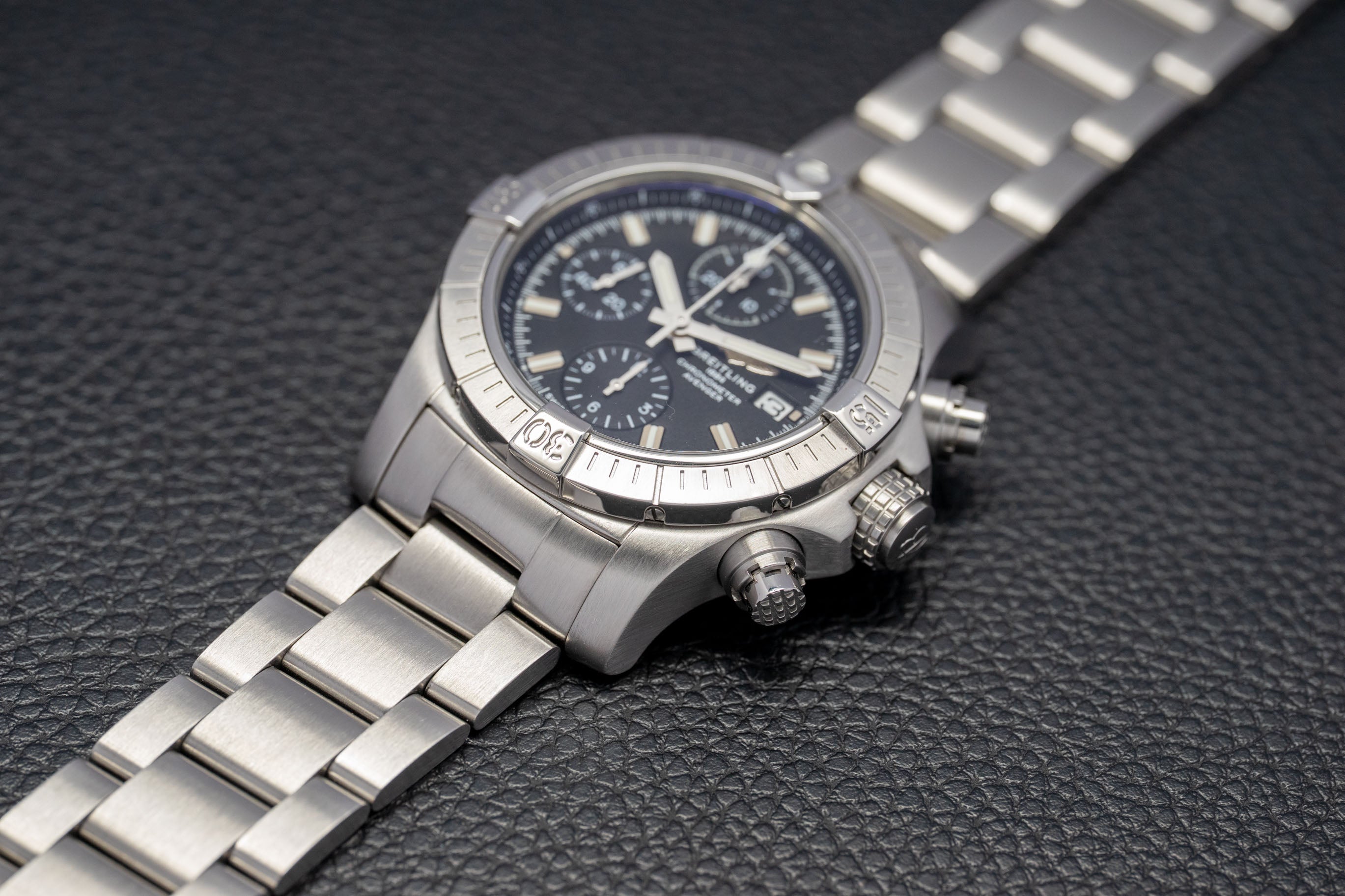 Breitling Avenger Chronograph A13385/A13385101B1A1 Fullset 2020 Box+Papers