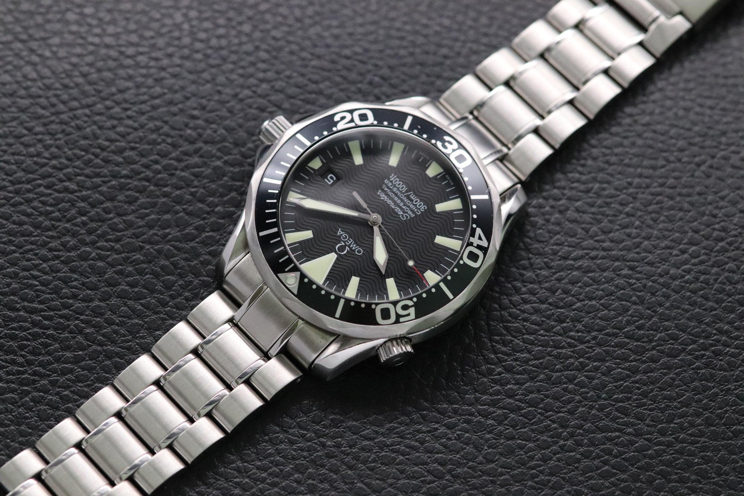 Omega Seamaster 300 2254.50 Black Dial 2007 Papers