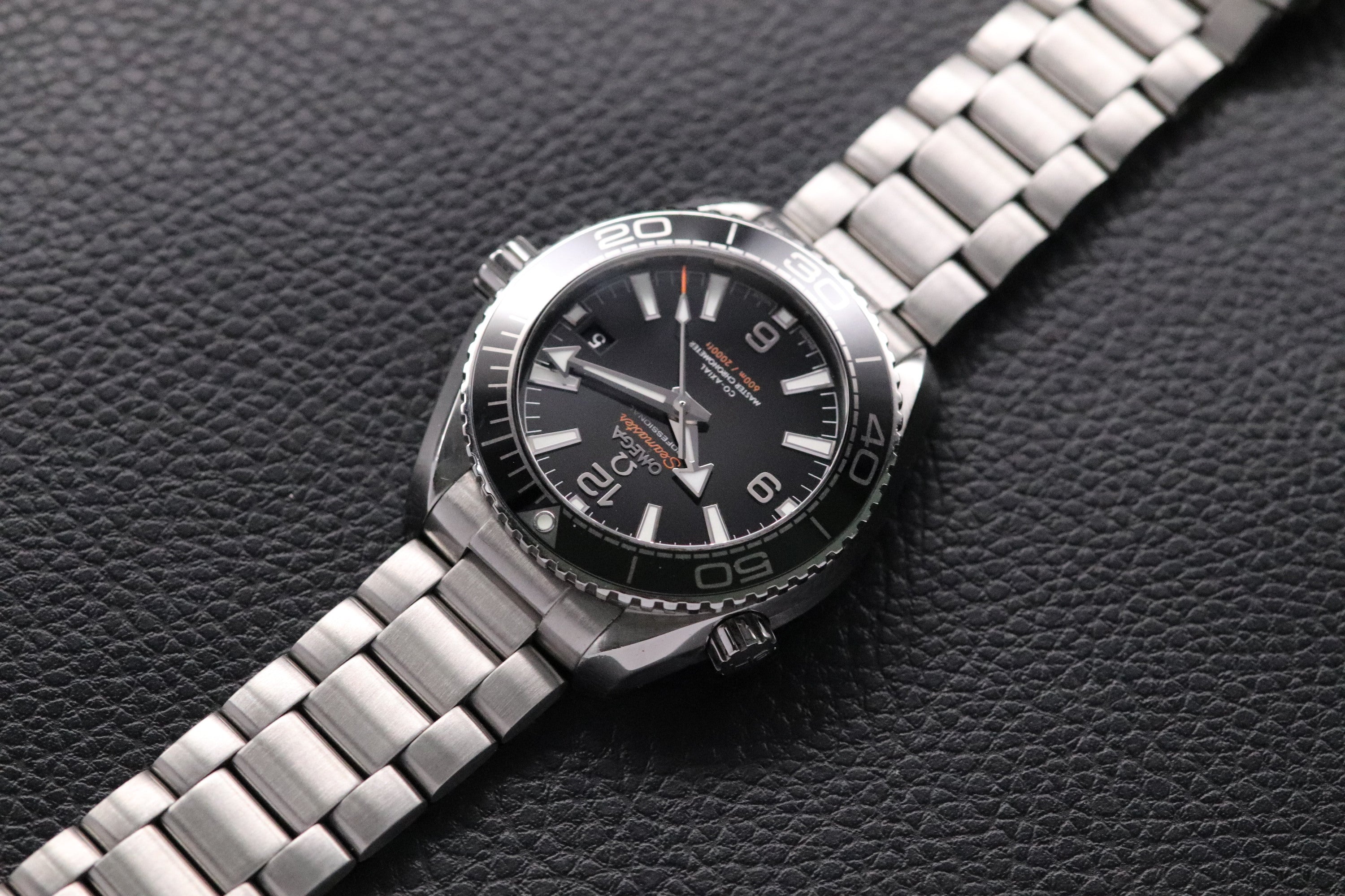 Omega Seamaster Planet Ocean 215.30.40.20.01.001 Fullset 2016 Box+Papers