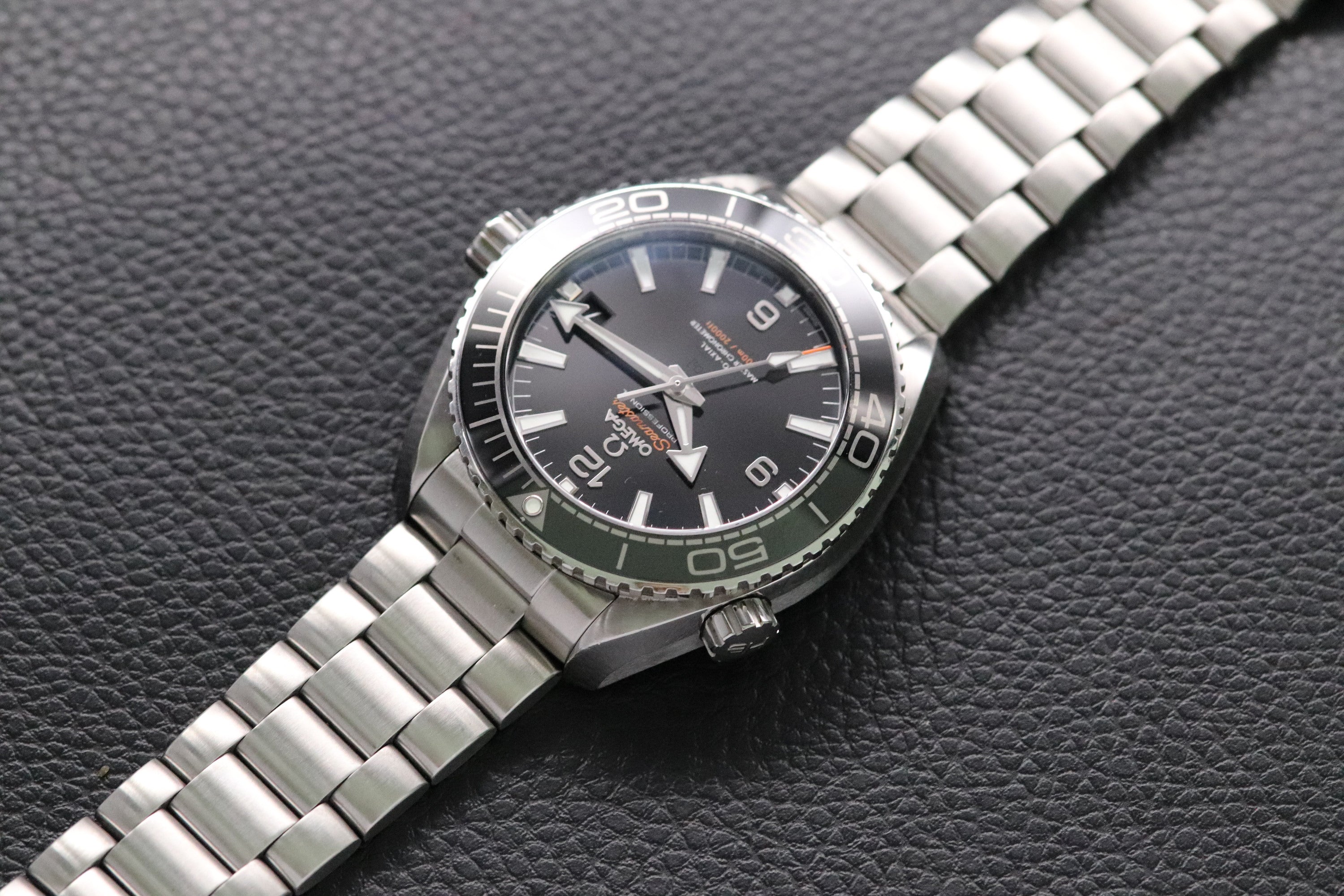 Omega Seamaster Planet Ocean 215.30.44.21.01.001 Fullset 2022 Box+Papers
