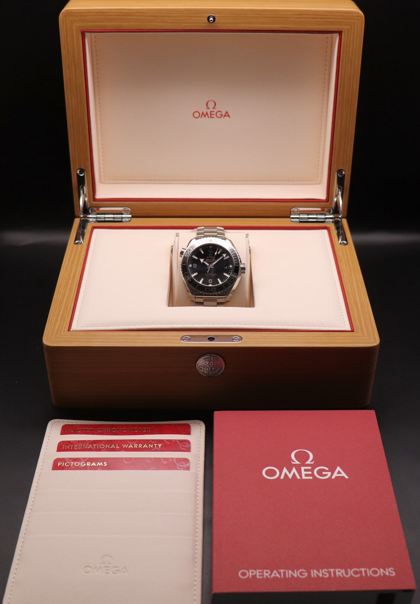 Omega Seamaster Planet Ocean 215.30.44.21.01.001 Fullset 2022 Box+Papers