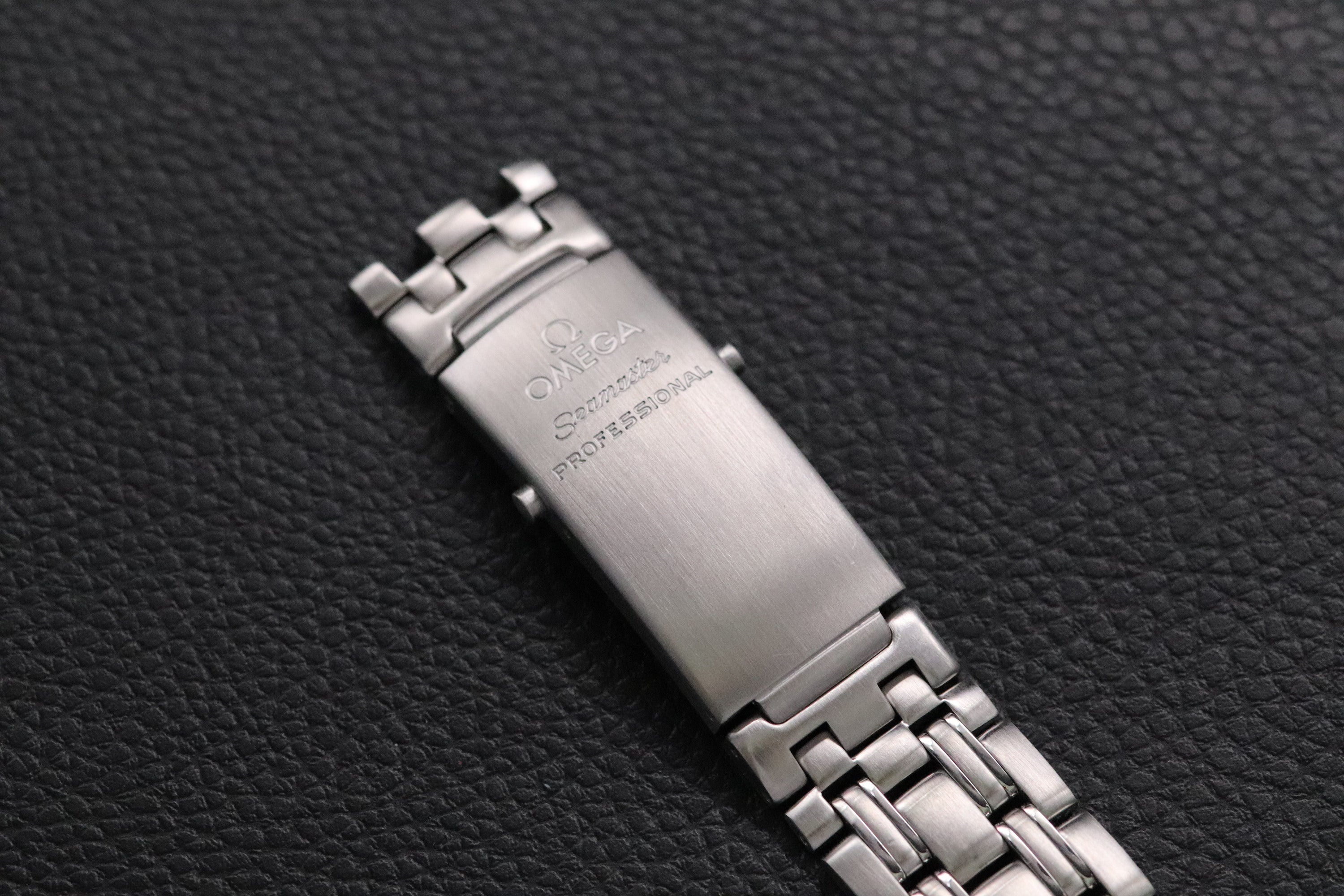 Omega Seamaster Diver 300M 212.30.36.20.01.001 Papers 2011