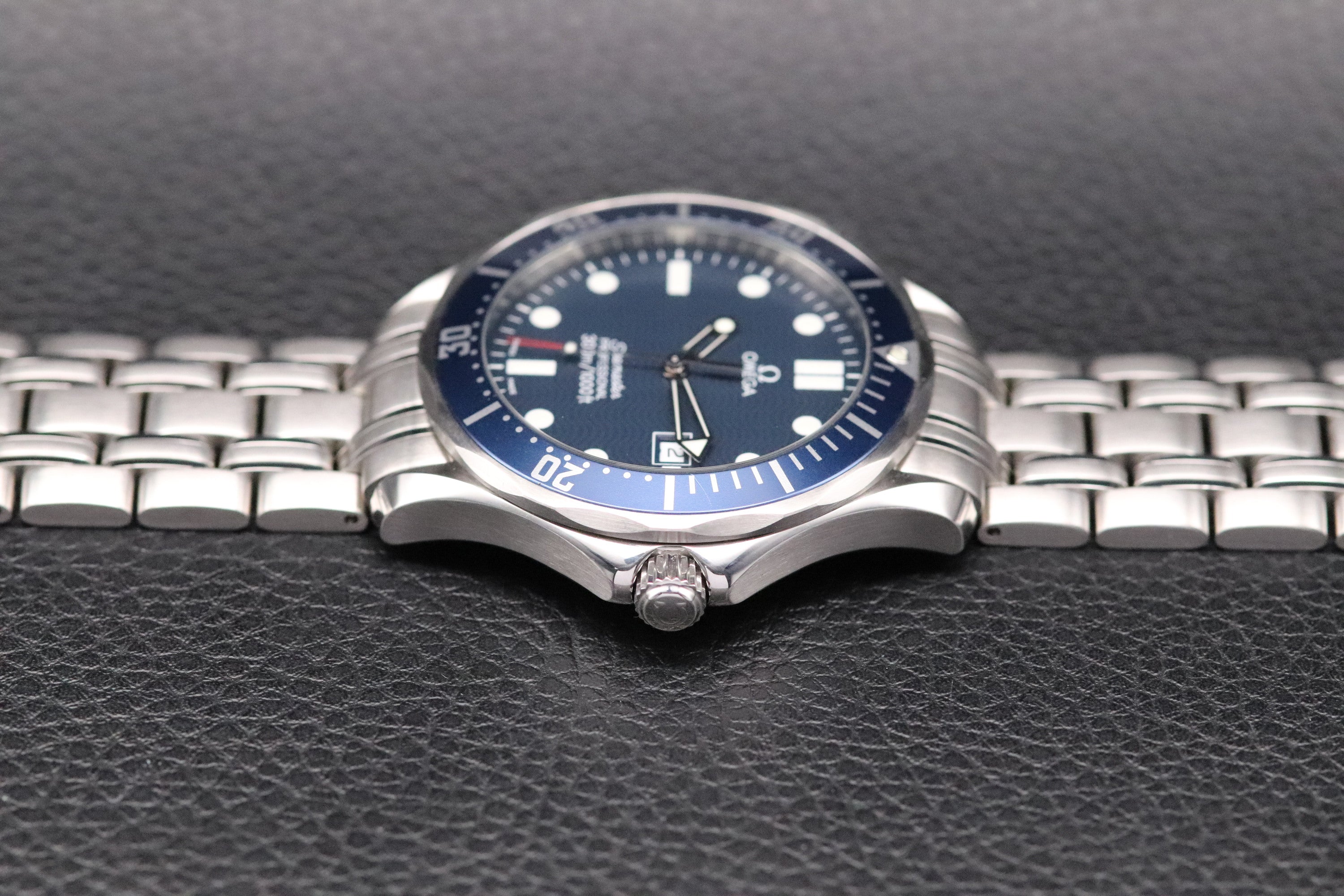 Omega Seamaster James Bond 2541.80 Blue 1998
