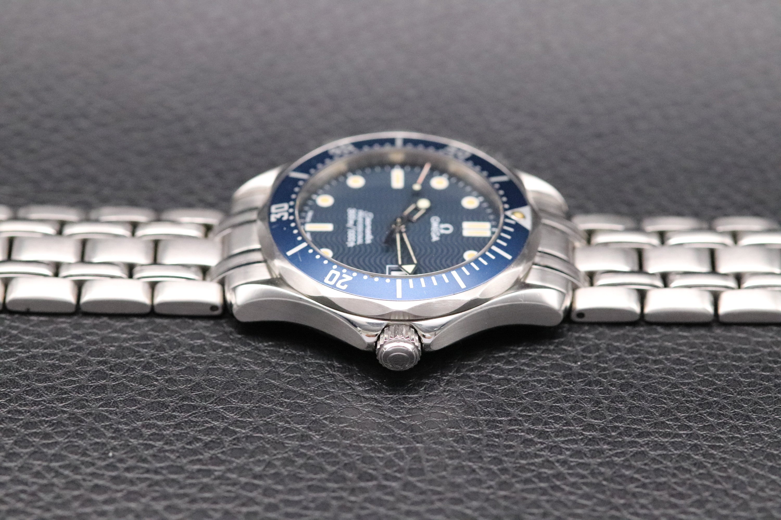 Omega Seamaster James Bond 2531.80 Blue 1995