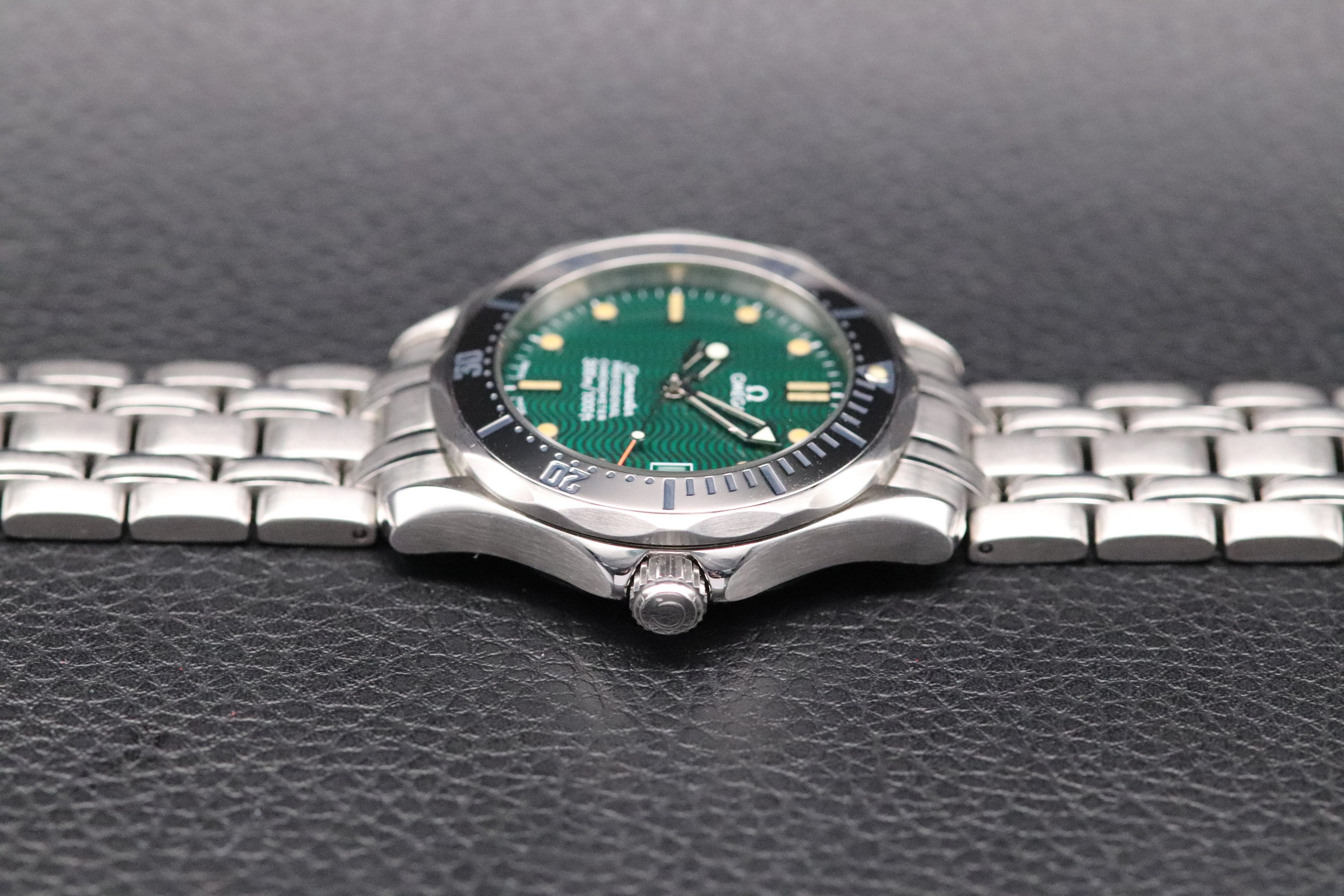 Omega Seamaster 300 2553.41 Jacques Mayol Green Fullset 1996 Box+Papers