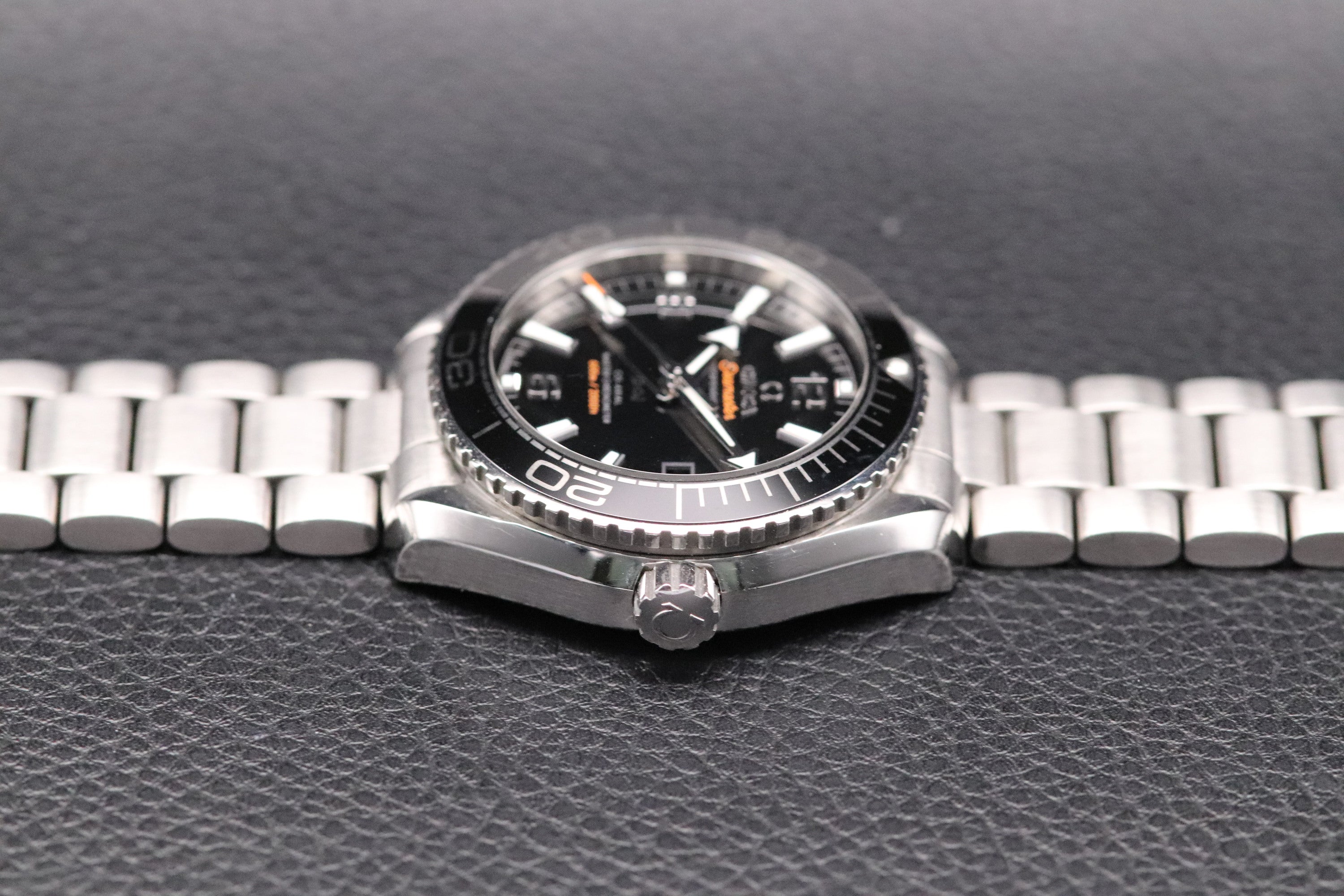 Omega Seamaster Planet Ocean 215.30.40.20.01.001 Fullset 2016 Box+Papers