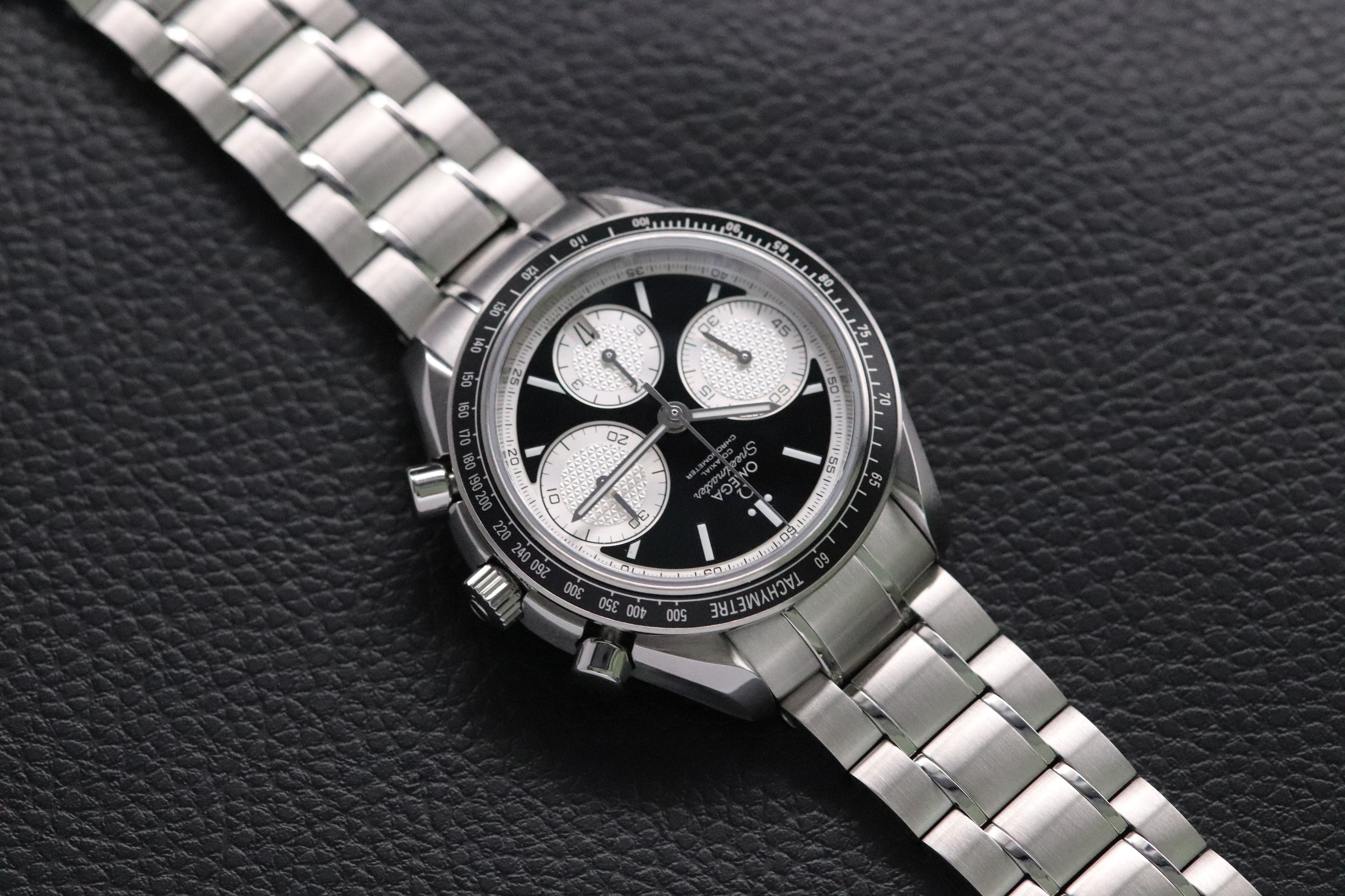 Omega Speedmaster Racing 326.30.40.50.01.002 Panda 2022 Fullset