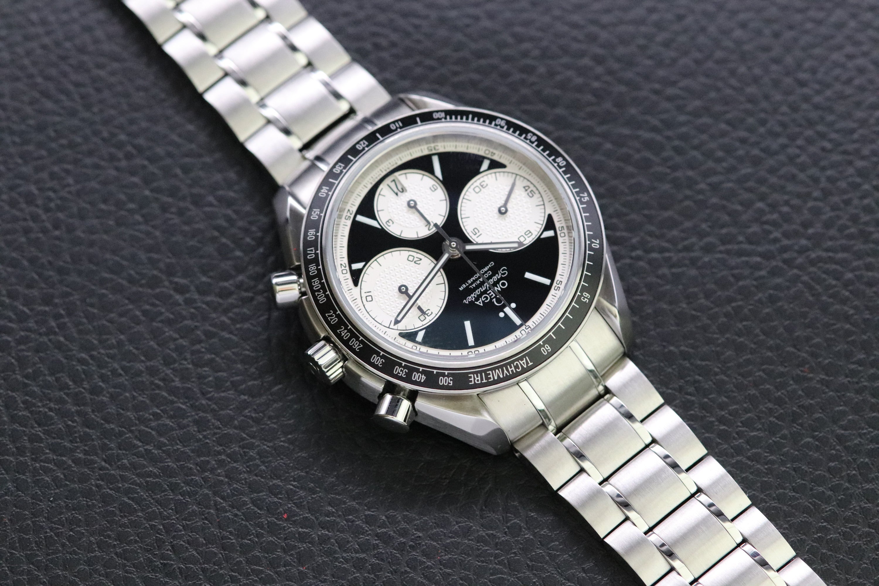Omega Speedmaster Racing 326.30.40.50.01.002 Panda 2023 Fullset