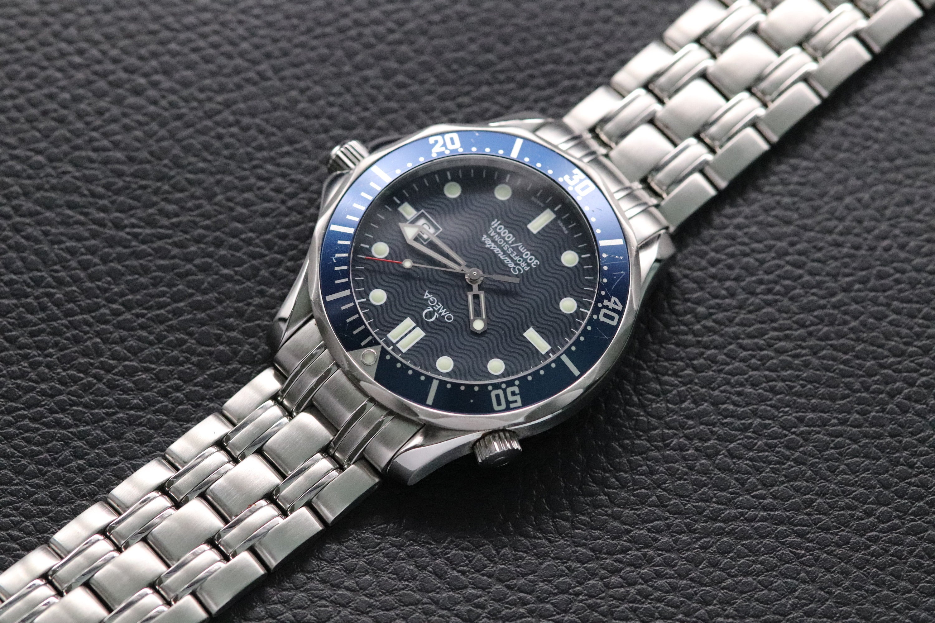 Omega Seamaster James Bond 2541.80 Blue 1998