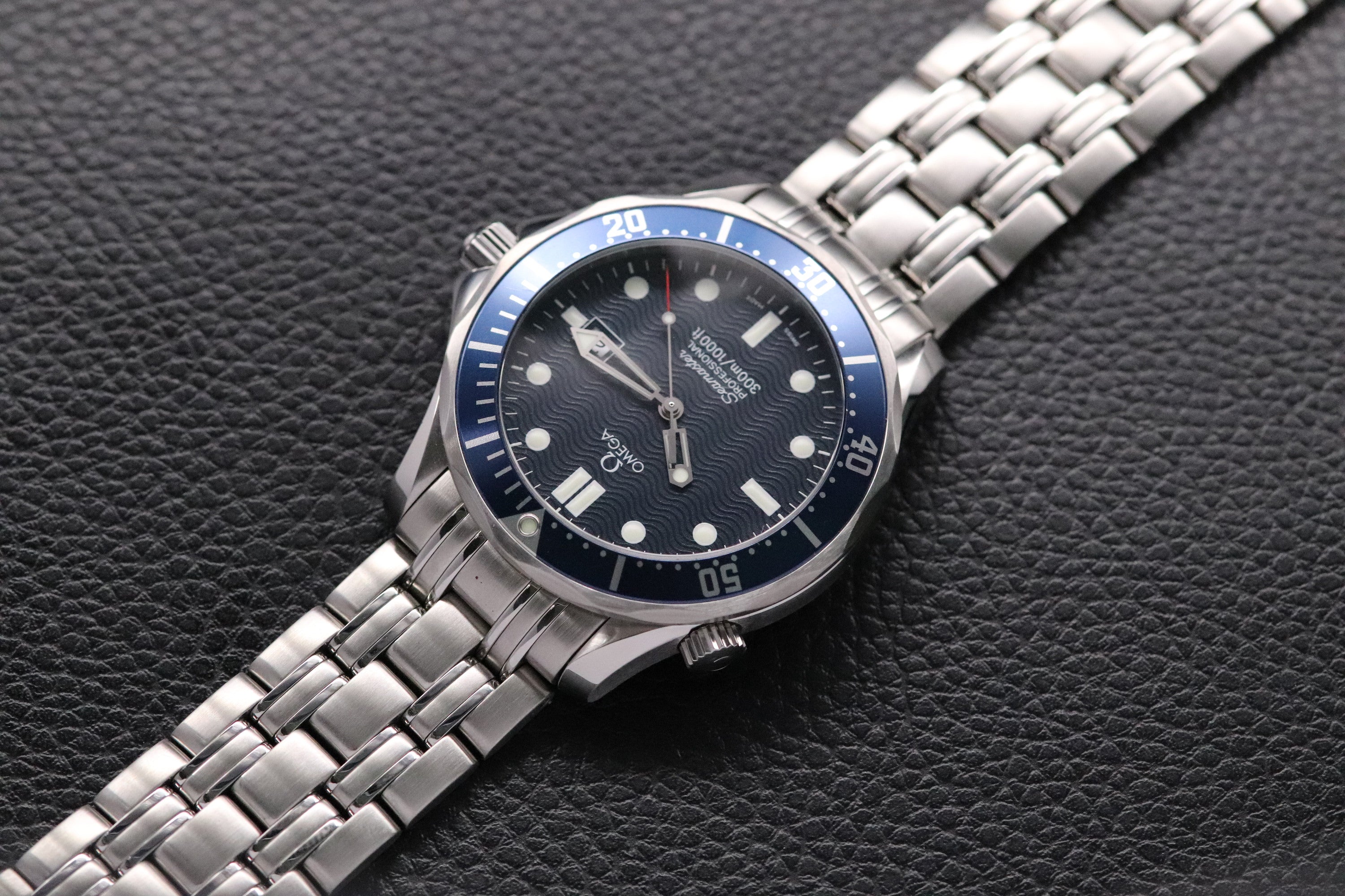 Omega Seamaster James Bond 2541.80 Blue 1998