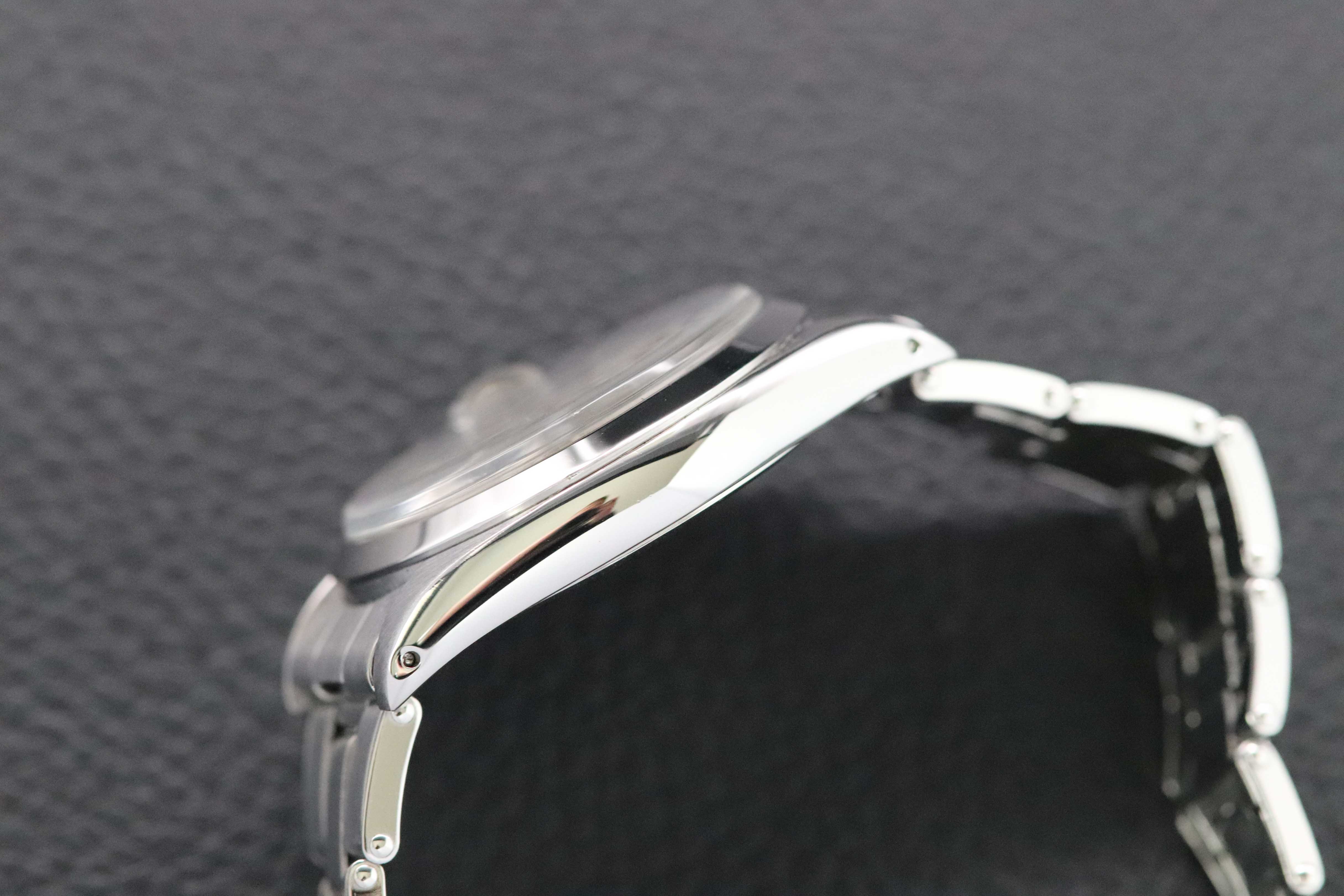 Rolex Oysterdate 6694 Silver Dial 1964