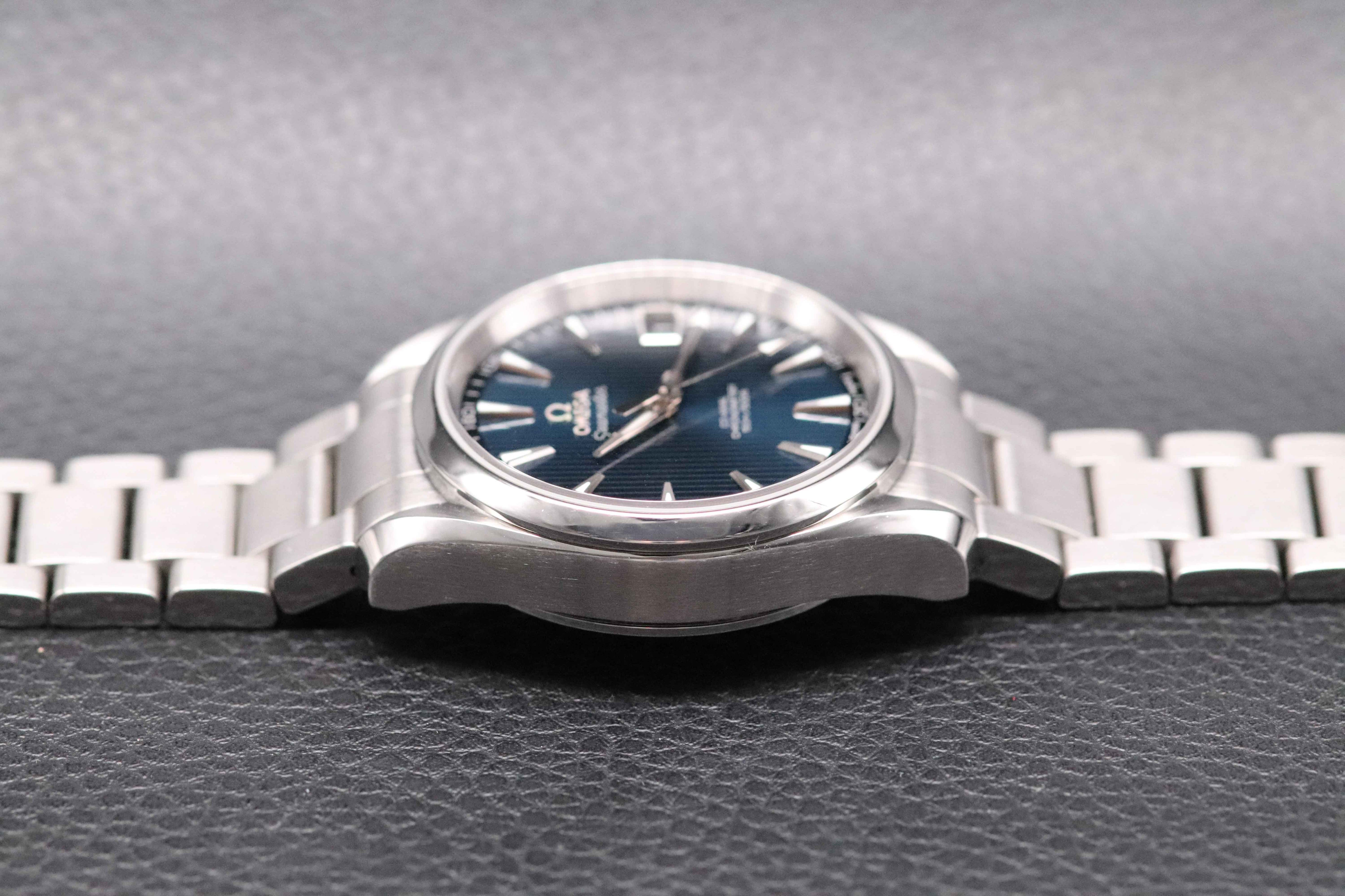 Omega Seamaster Aqua Terra 231.10.39.21.03.001 James Bond Skyfall 2020 Papers