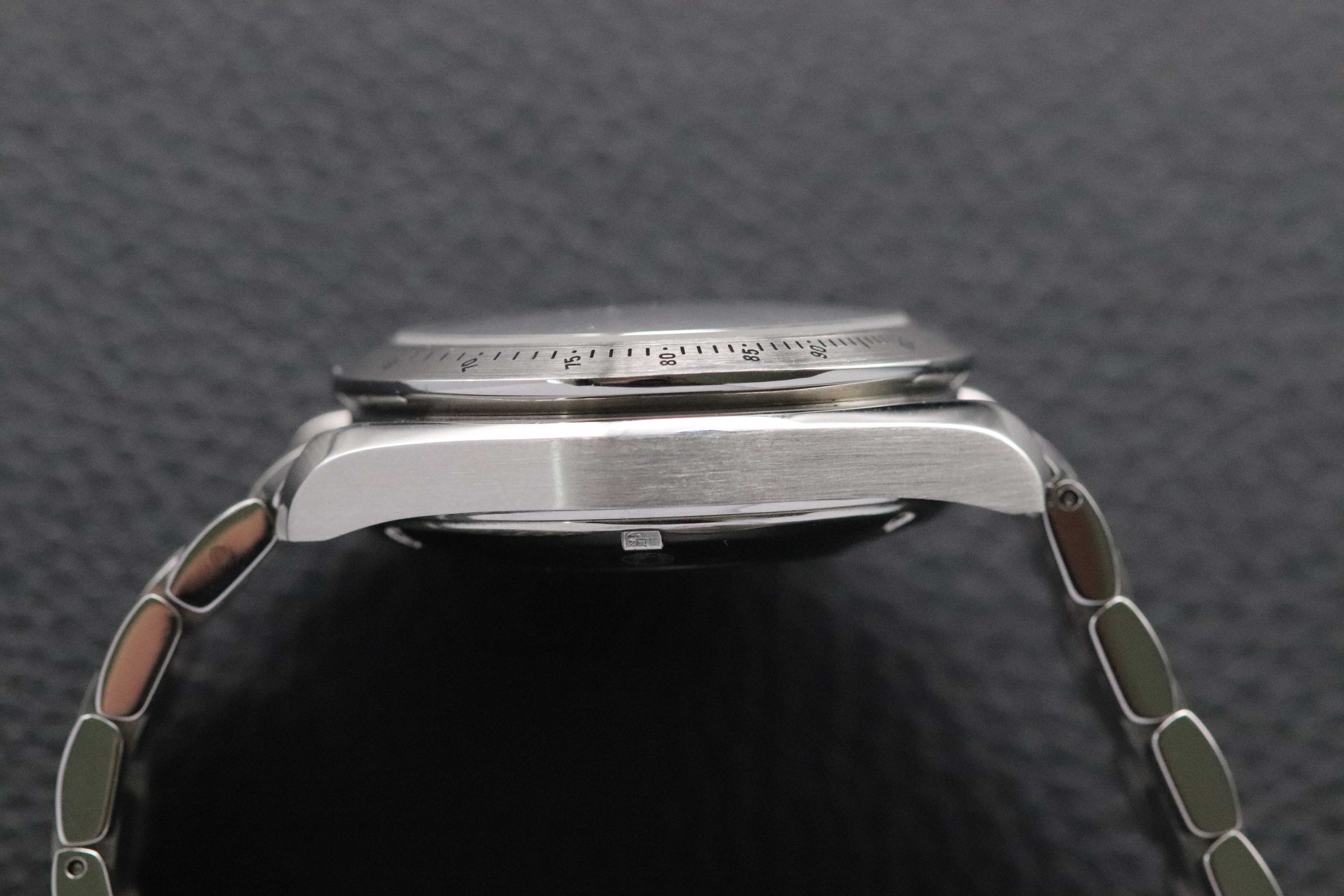 Omega Speedmaster Date 3211.30 Silver Dial 2010 Papers