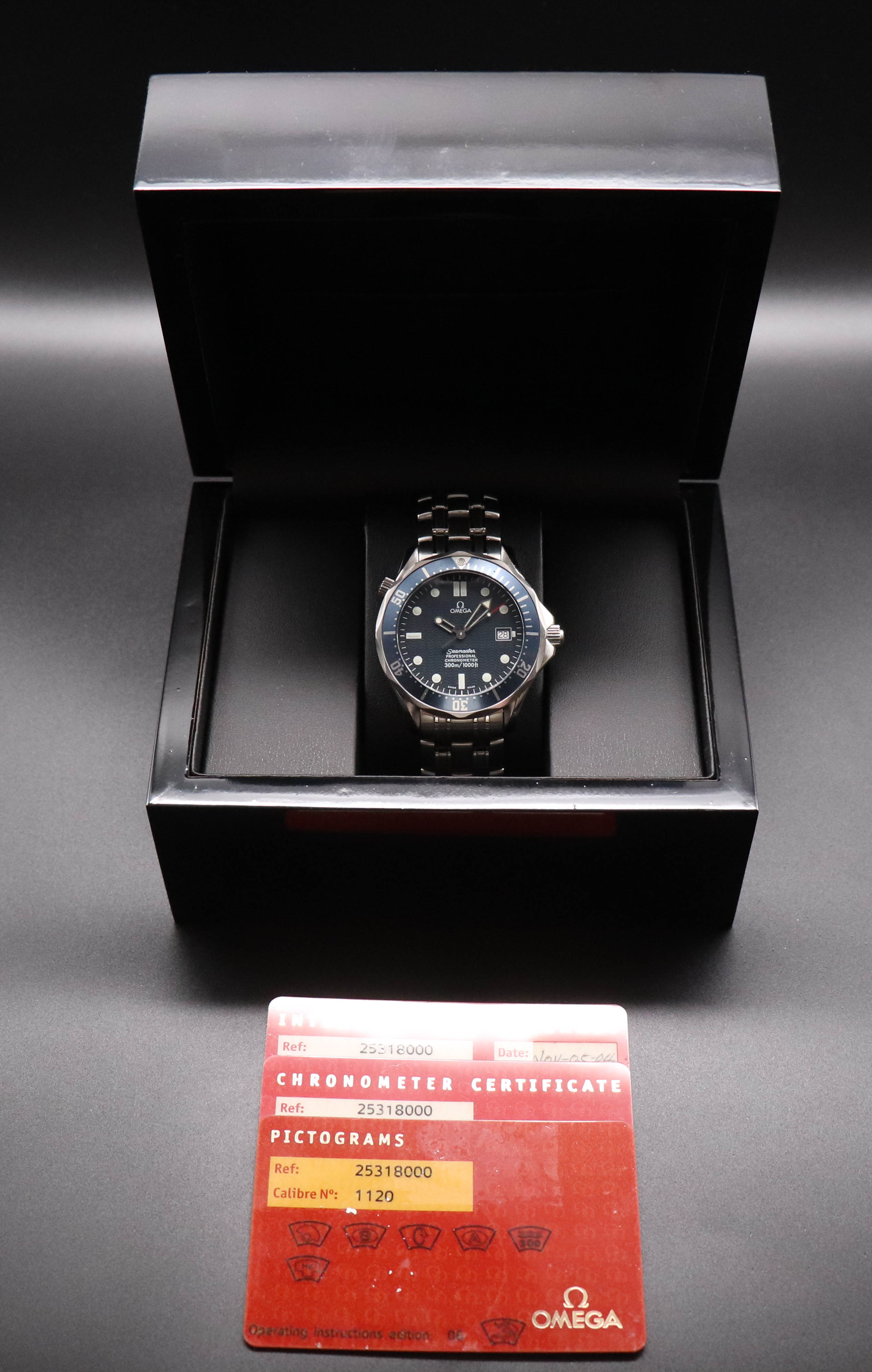 Omega Seamaster 2531.80 James Bond 2004 Papers