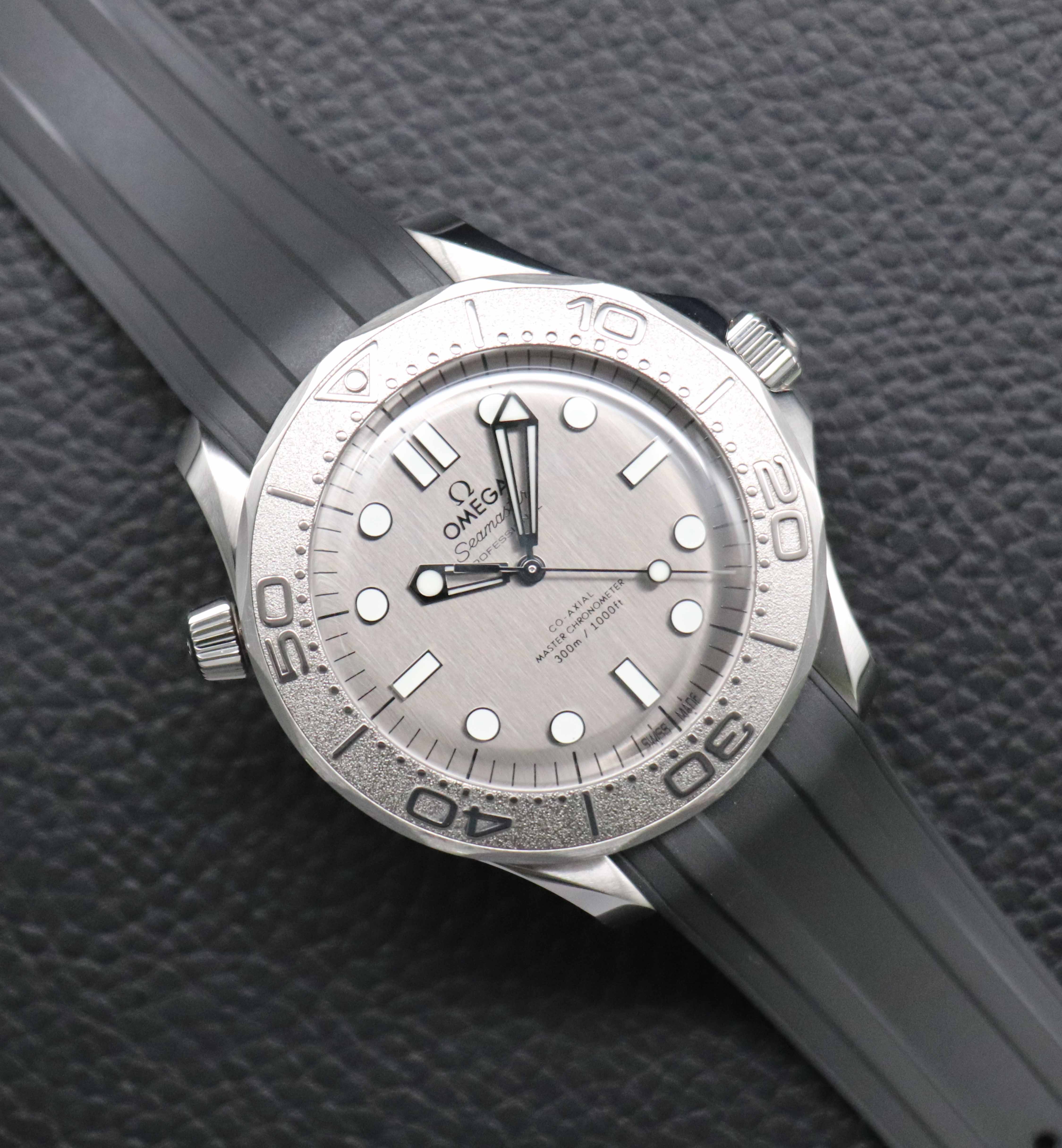 Omega Seamaster Diver 300 210.32.42.20.06.002 Grey Dial 2025