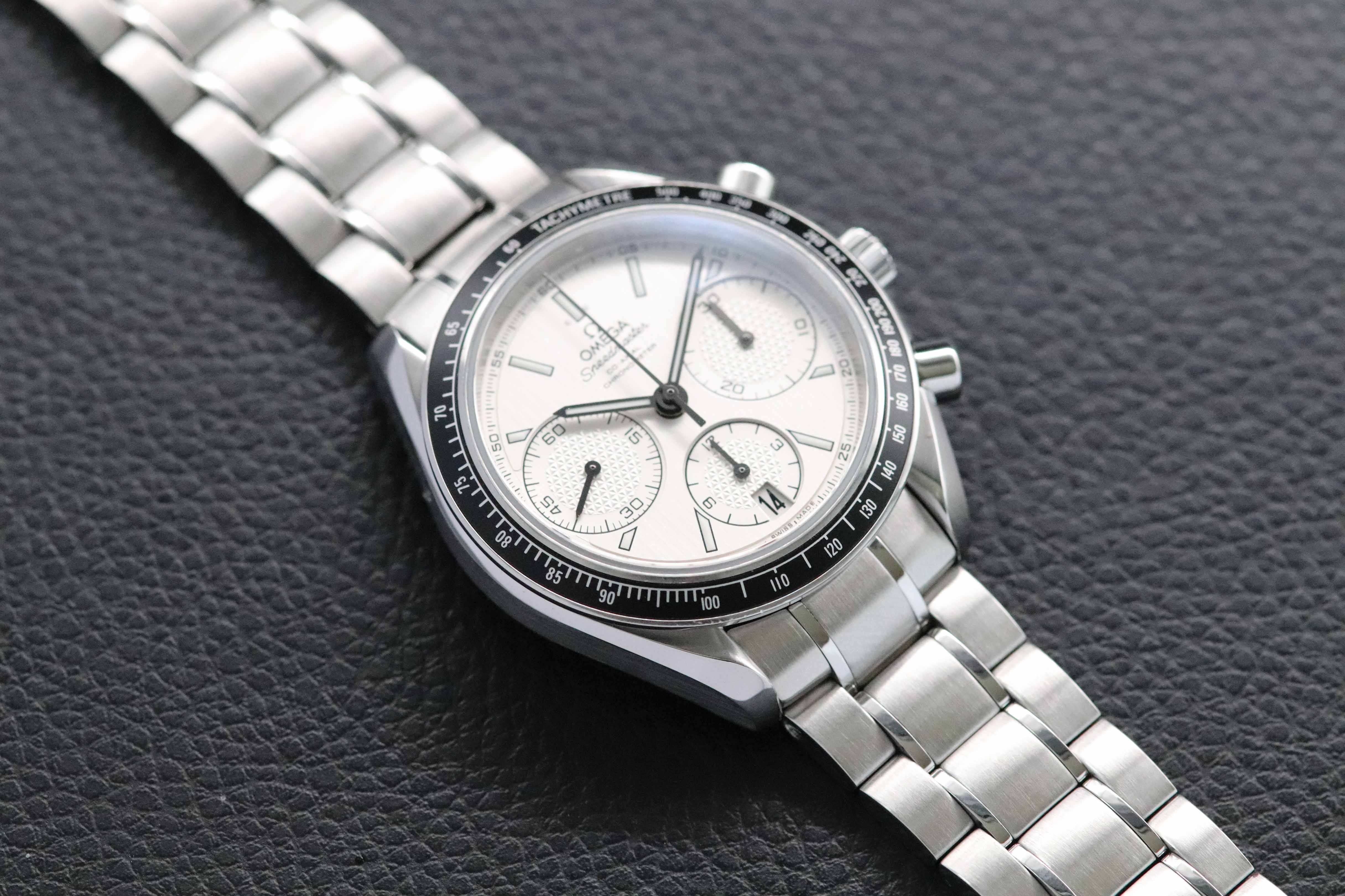 Omega Speedmaster Racing 326.30.40.50.02.001 Albino Fullset 2025 Box+Papers