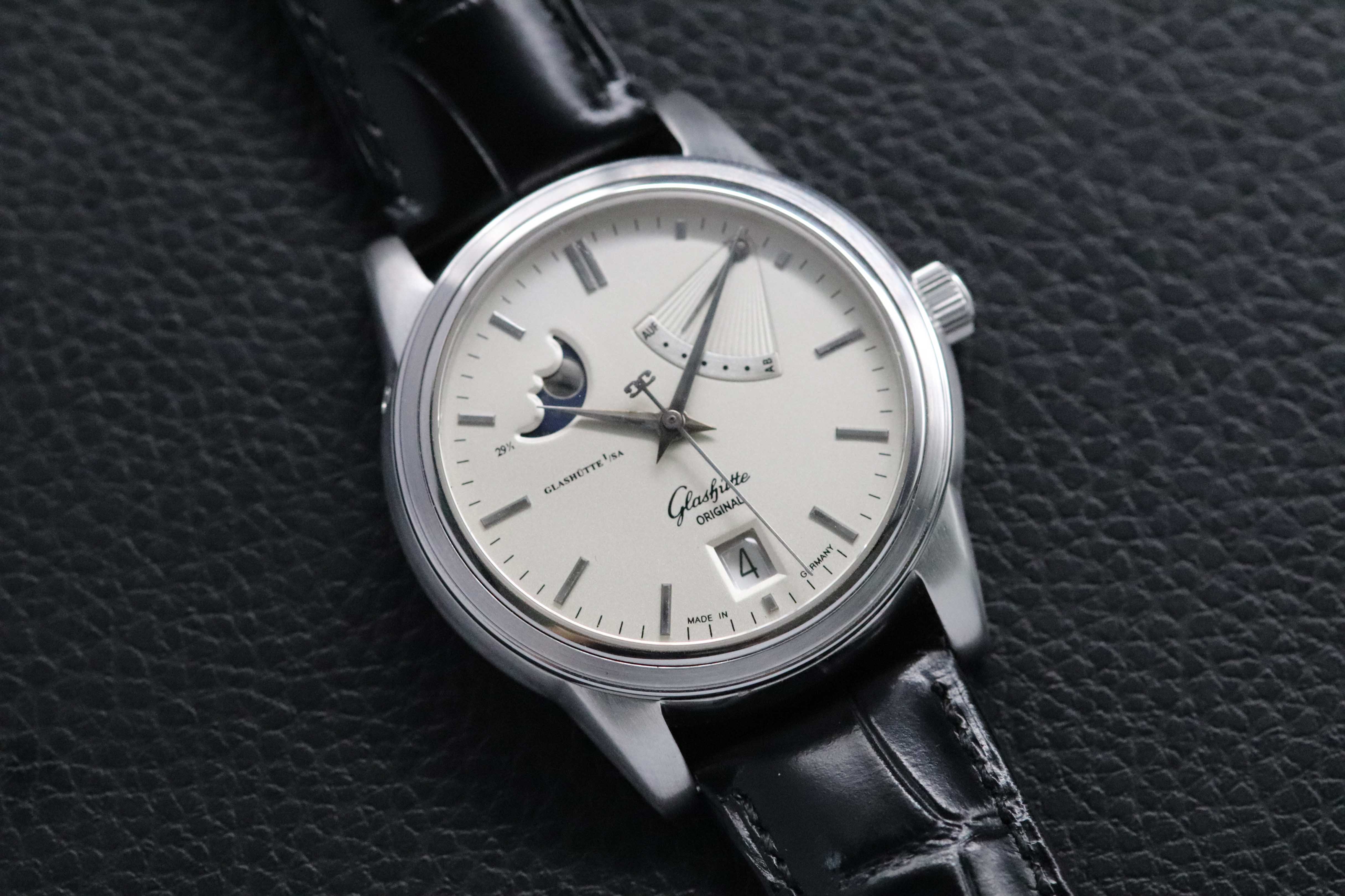 Glashütte Original Senator Moon Phase Power Reserve 39.44.04.12.04 Silver Dial 2010