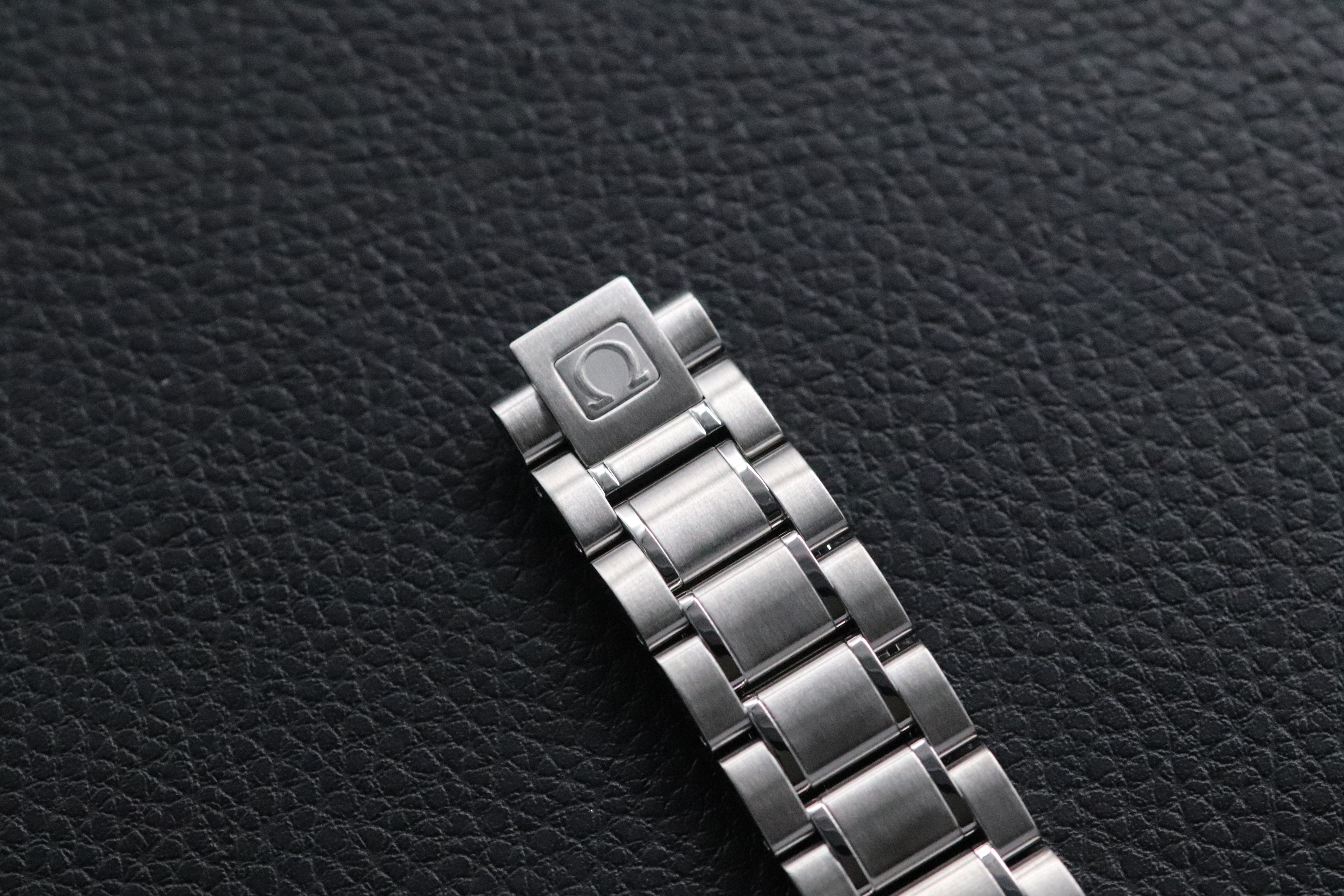 Omega Speedmaster Day Date 3523.30 Silver Dial 2011