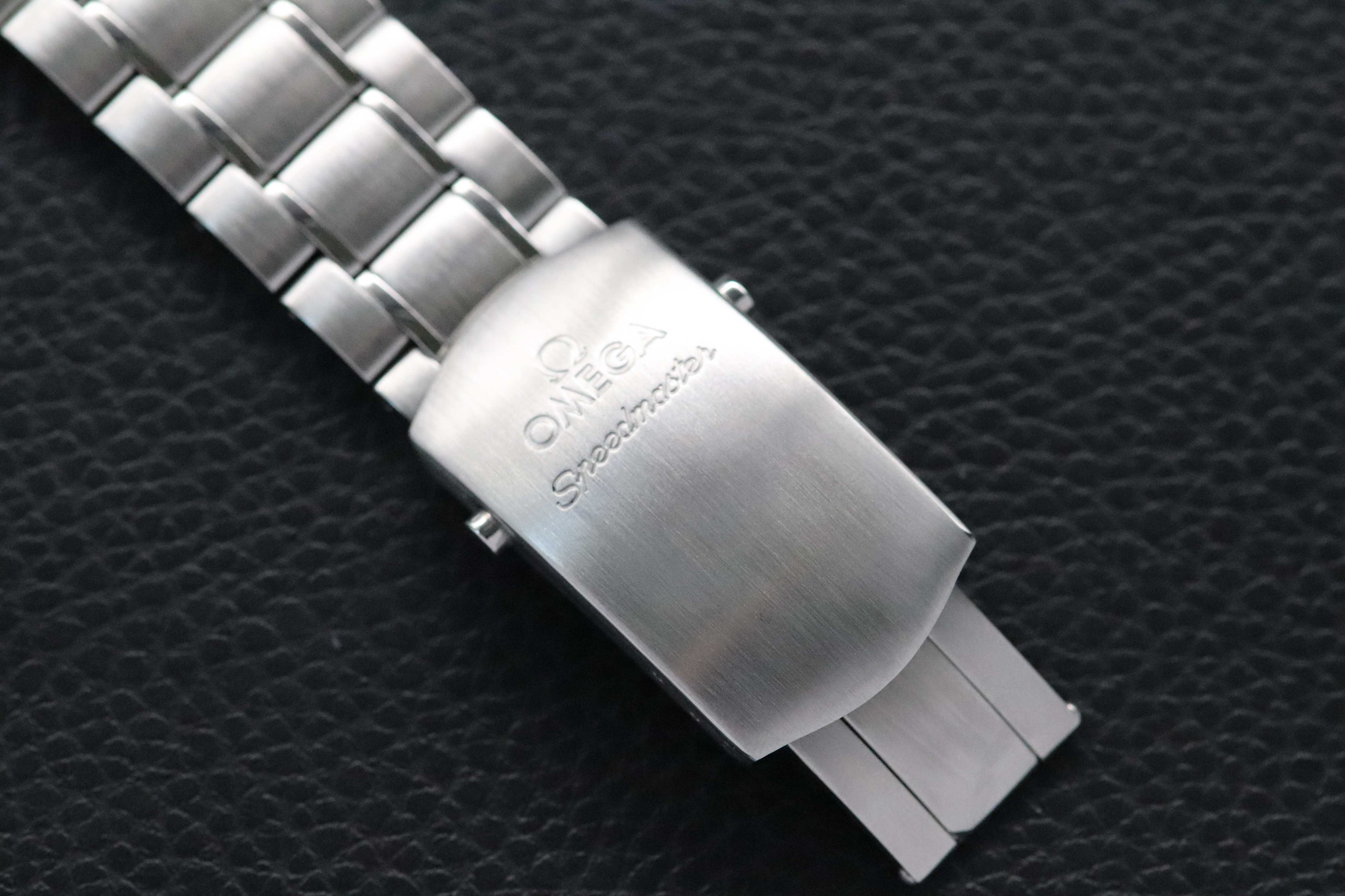 Omega Speedmaster Date 3211.30 Silver Dial 2010 Papers