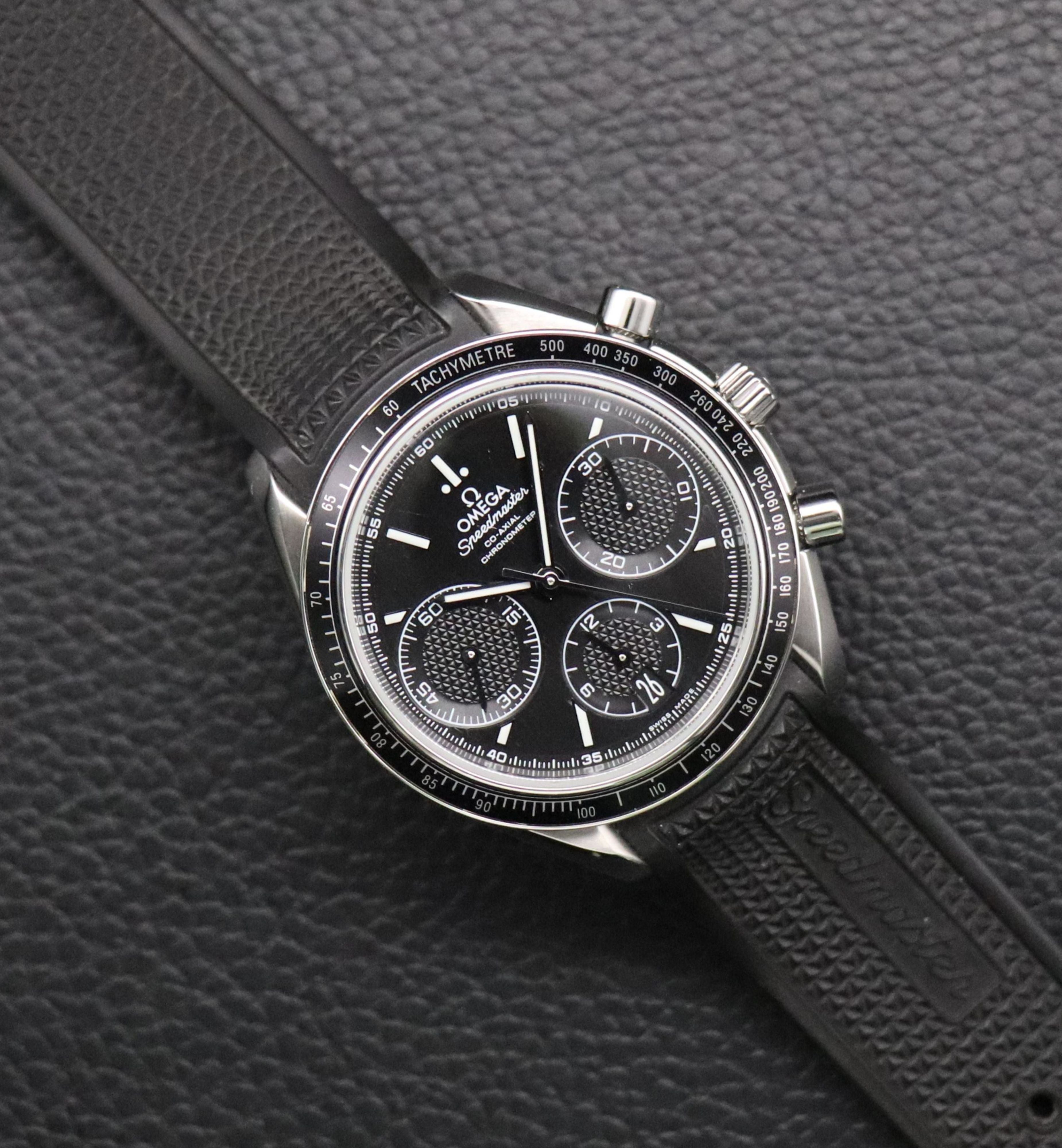 Omega Speedmaster Racing 326.32.40.50.01.001