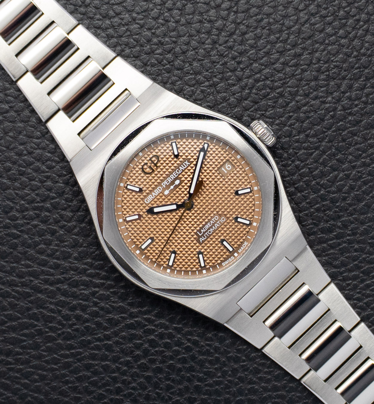 Girard Perregaux Laureato 81005-11-3154-1CM Copper Dial Fullset Medium 2024 Box+Papers