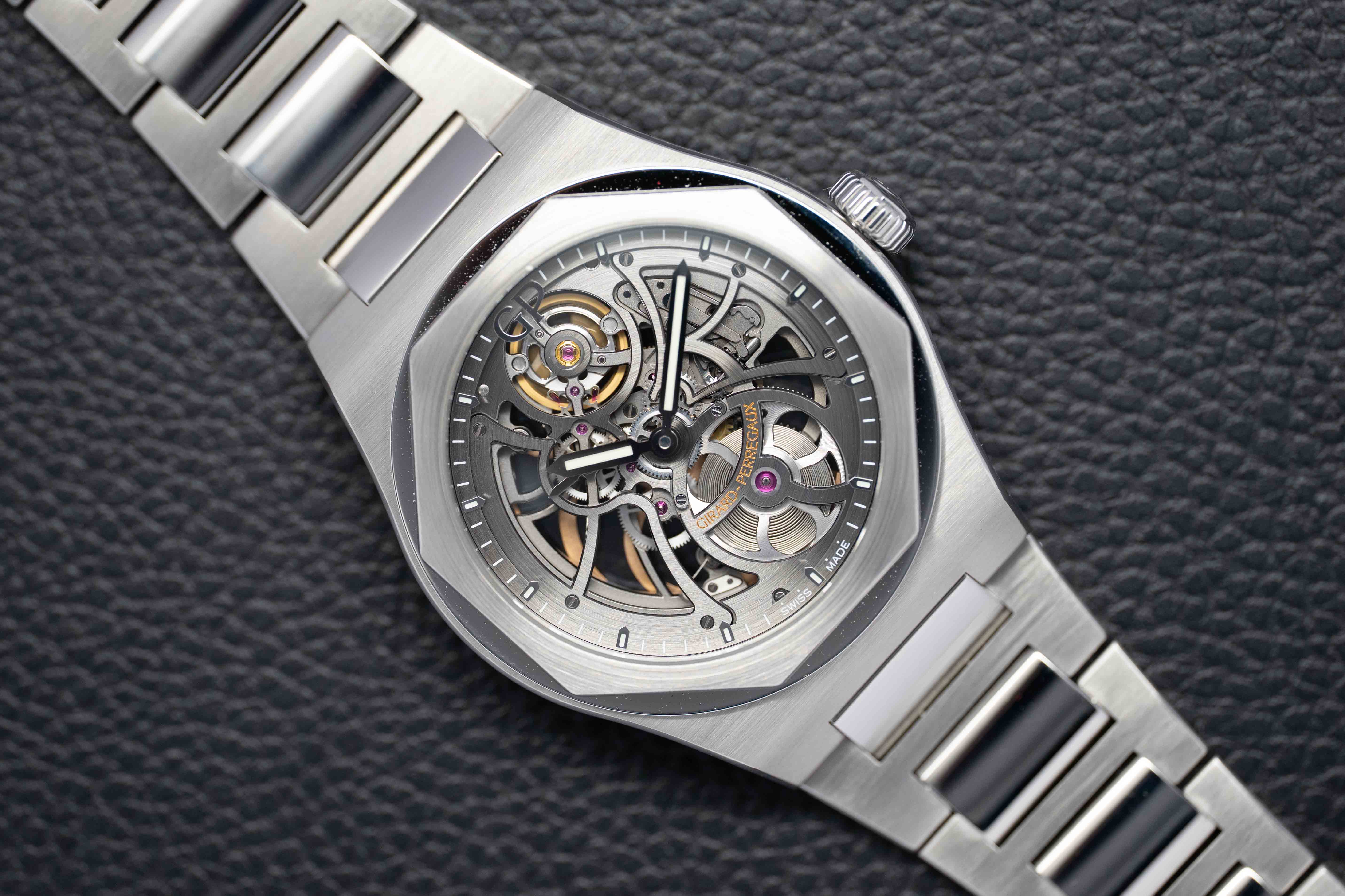 Girard Perregaux Laureato 81015-11-001A Skeleton Fullset 2022 Box+Papers