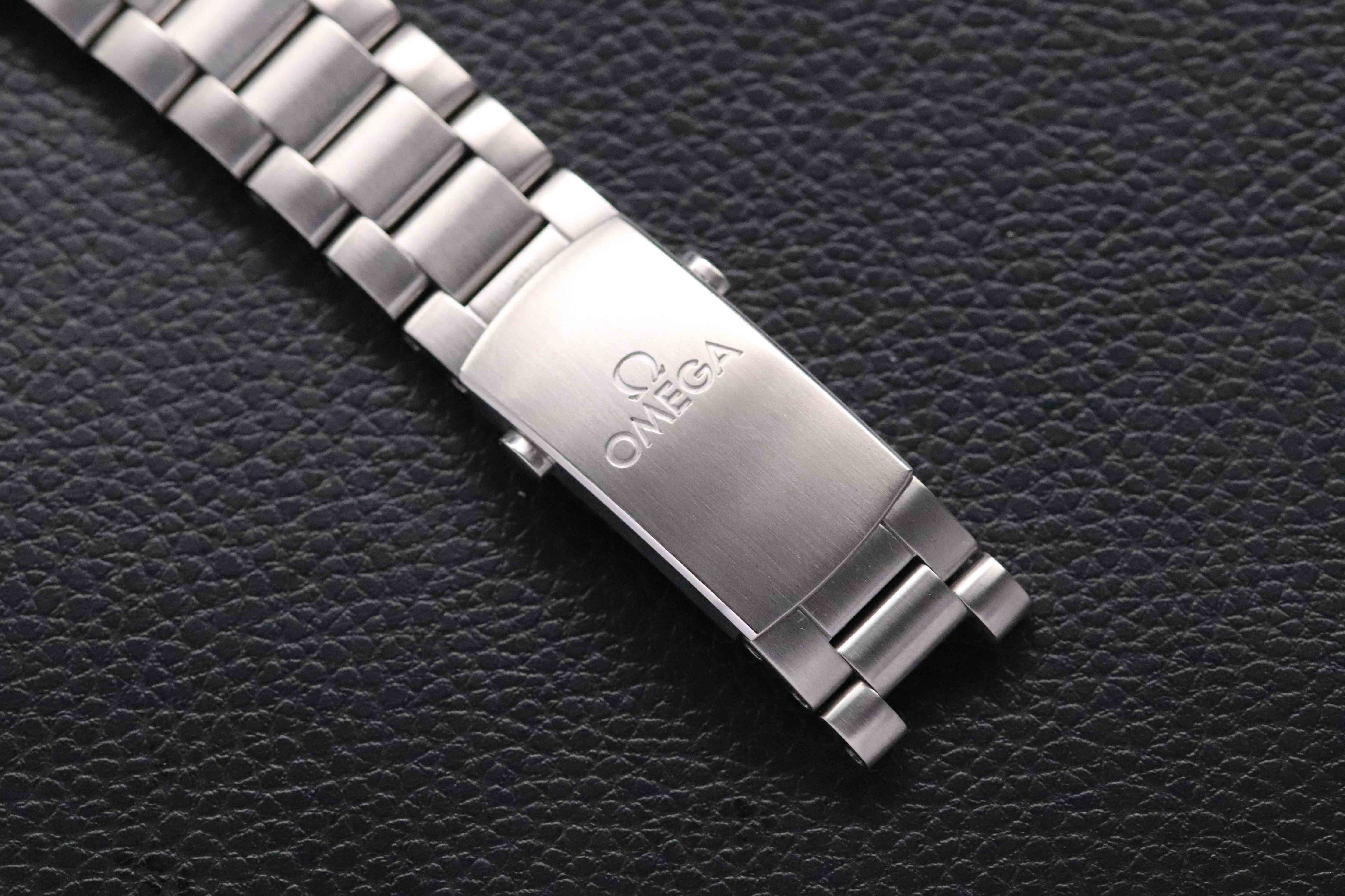 Omega Seamaster Planet Ocean 232.30.42.21.01.003 Papers 2014