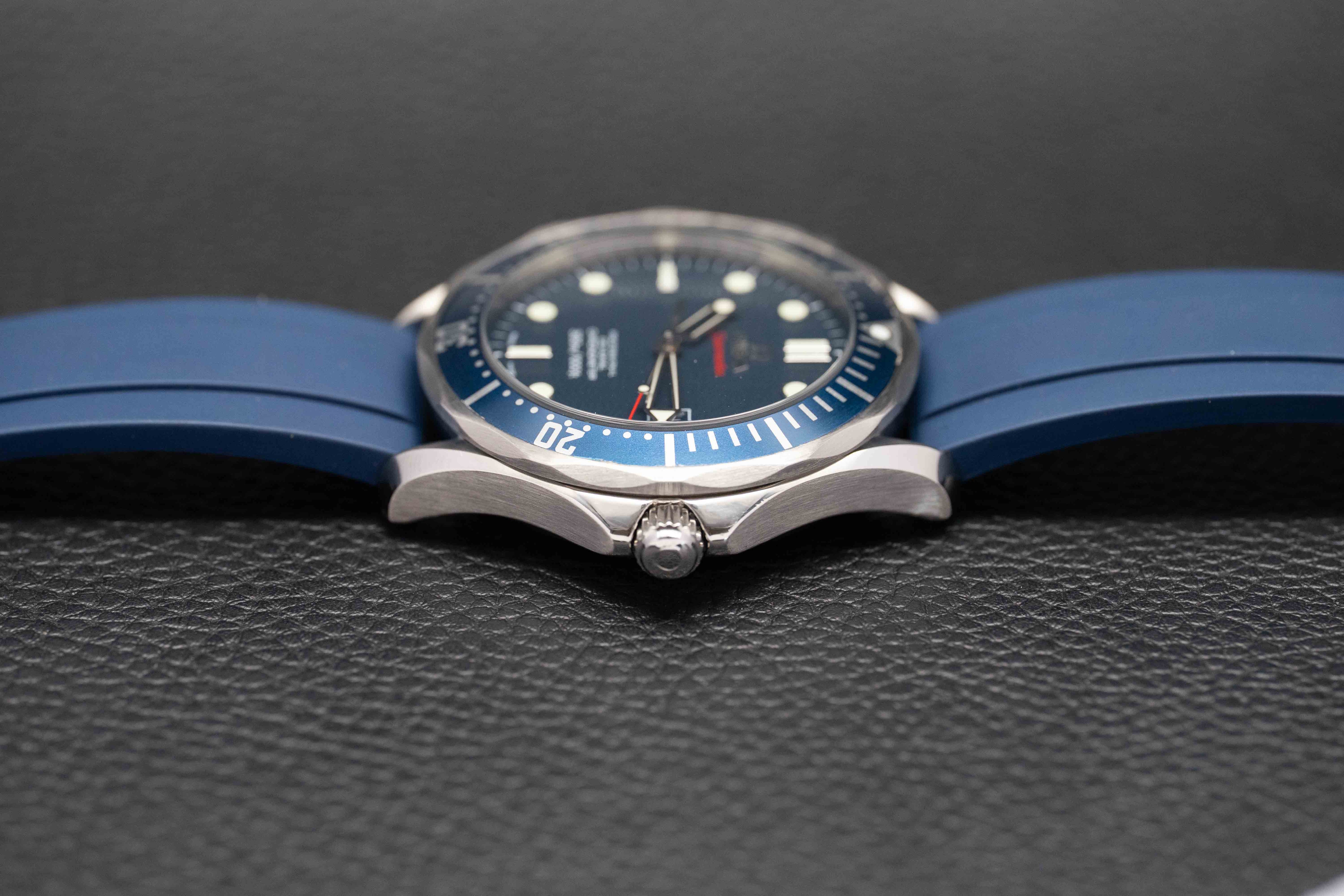 Omega Seamaster Diver 2220.80 Blue Dial 2009
