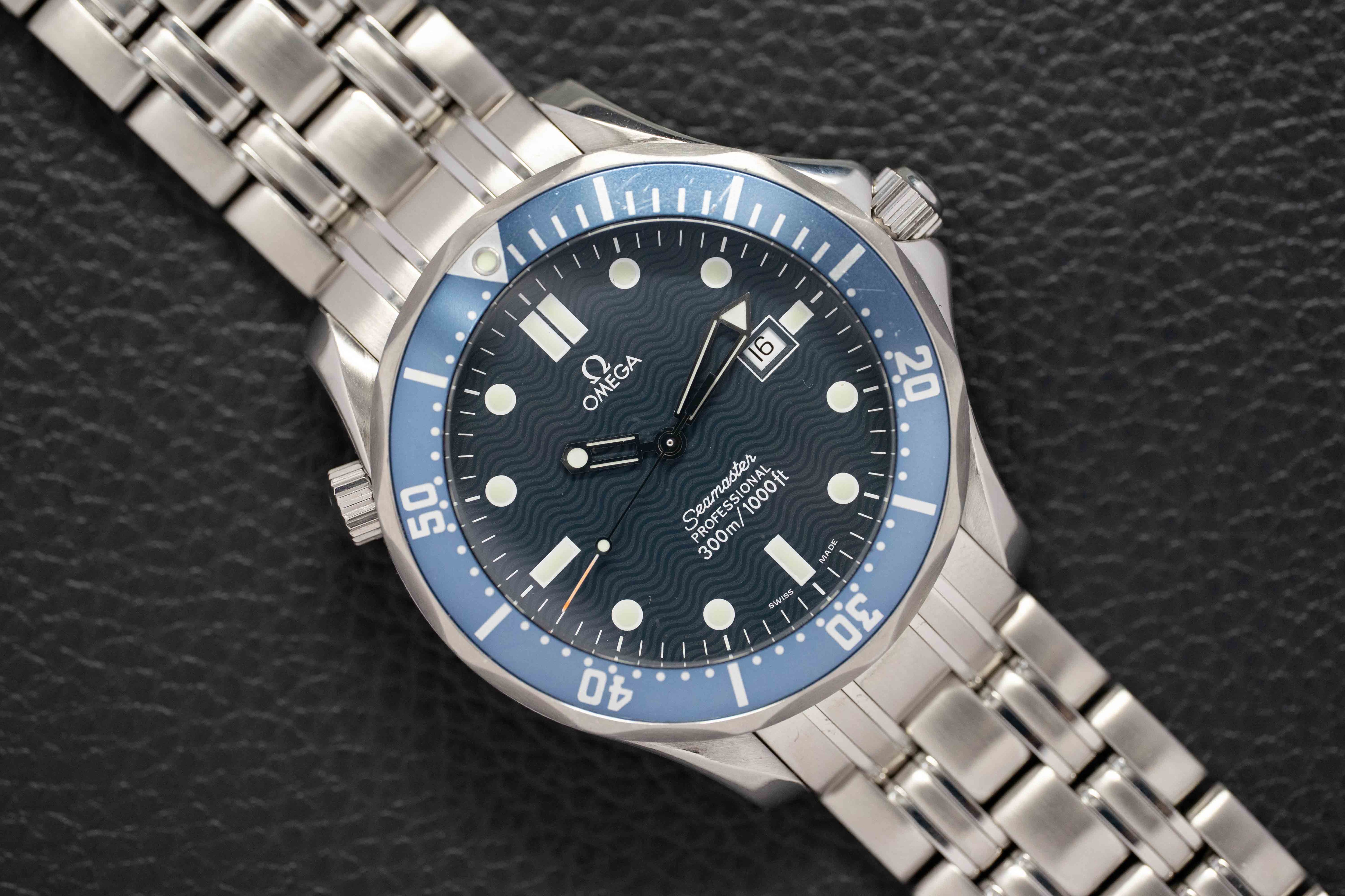 Omega Seamaster James Bond 2541.80 Papers 2000