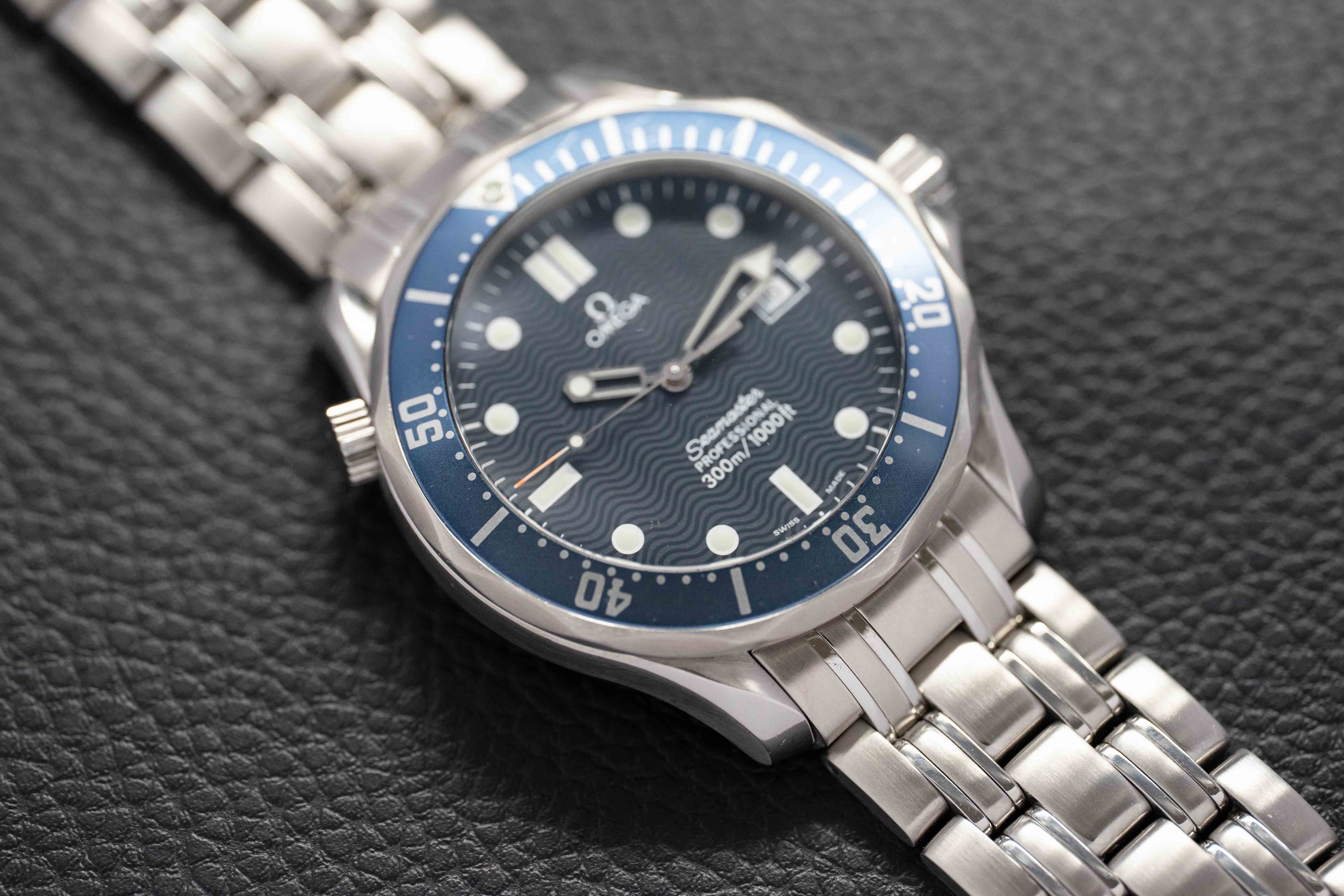 Omega Seamaster James Bond 2541.80 Papers 2000
