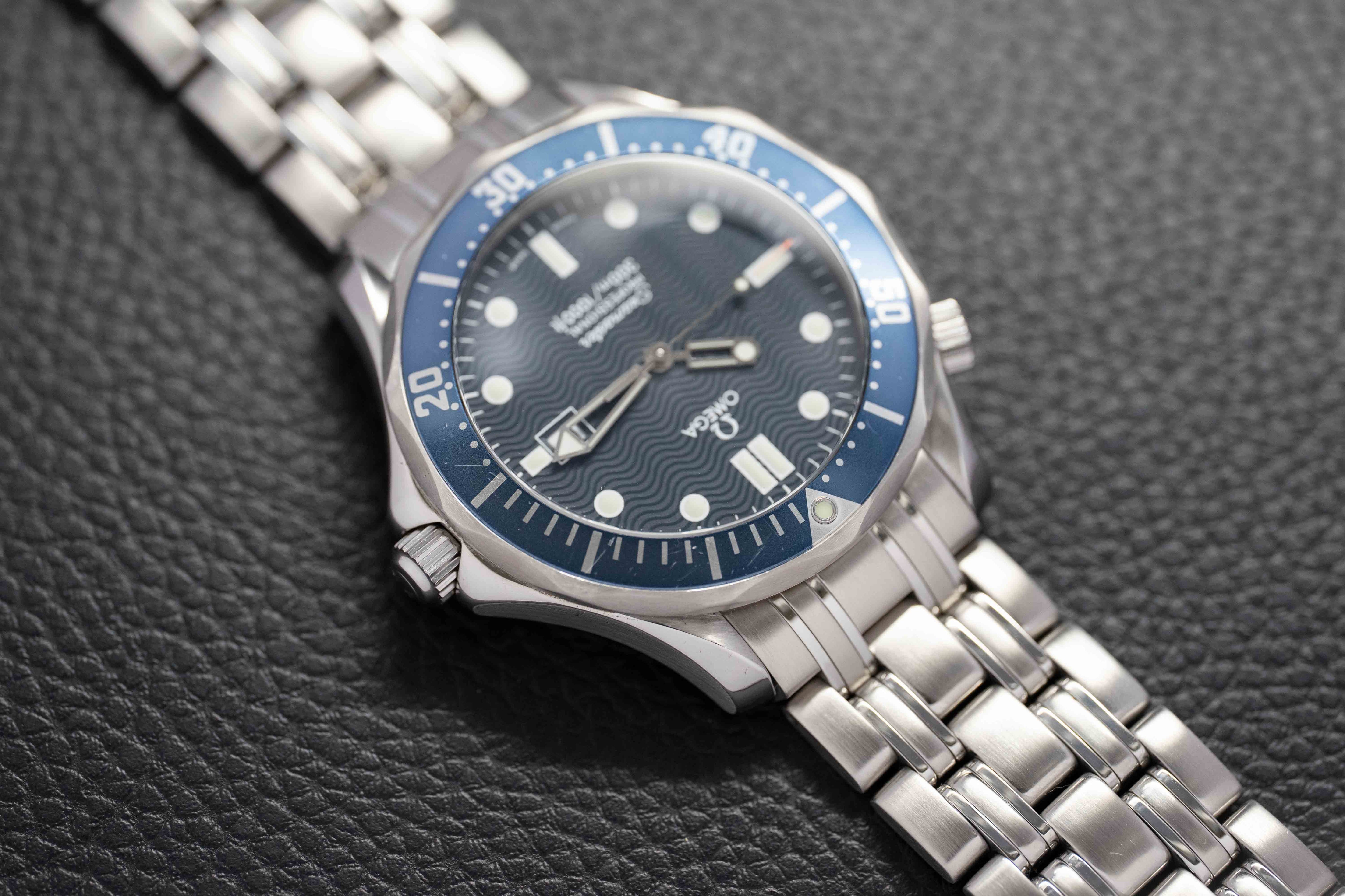 Omega Seamaster James Bond 2541.80 Papers 2000